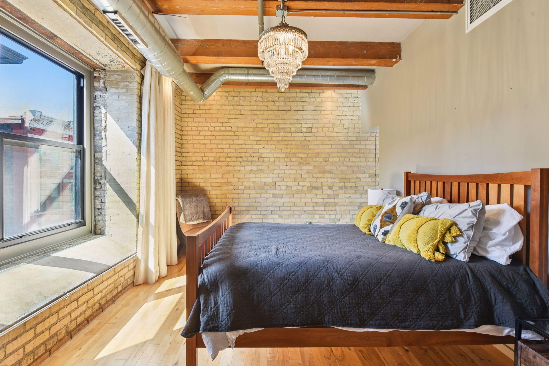 406 Wacouta Street Unit: 412