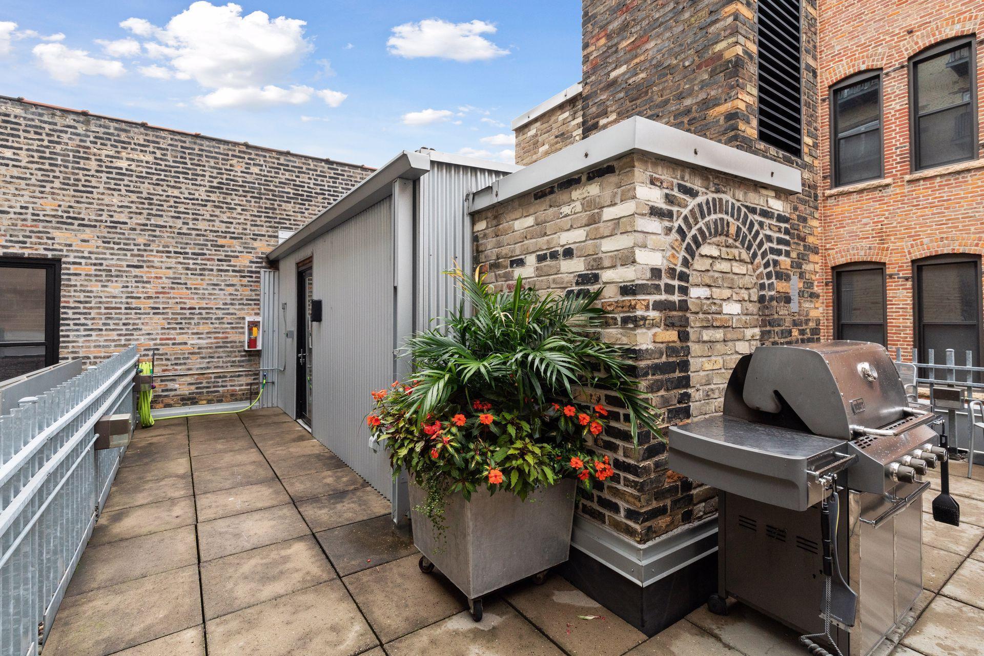 406 Wacouta Street Unit: 412