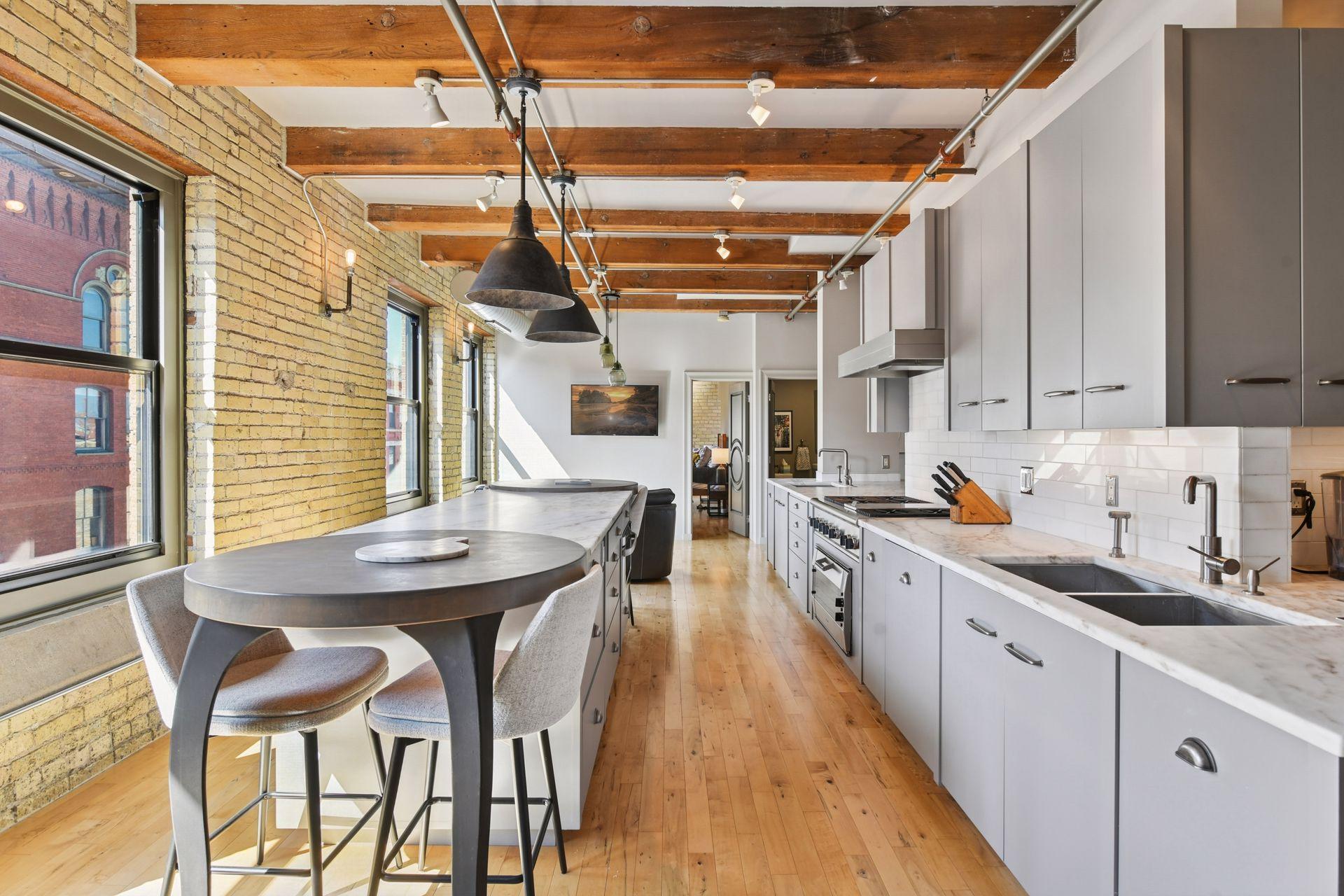 406 Wacouta Street Unit: 412