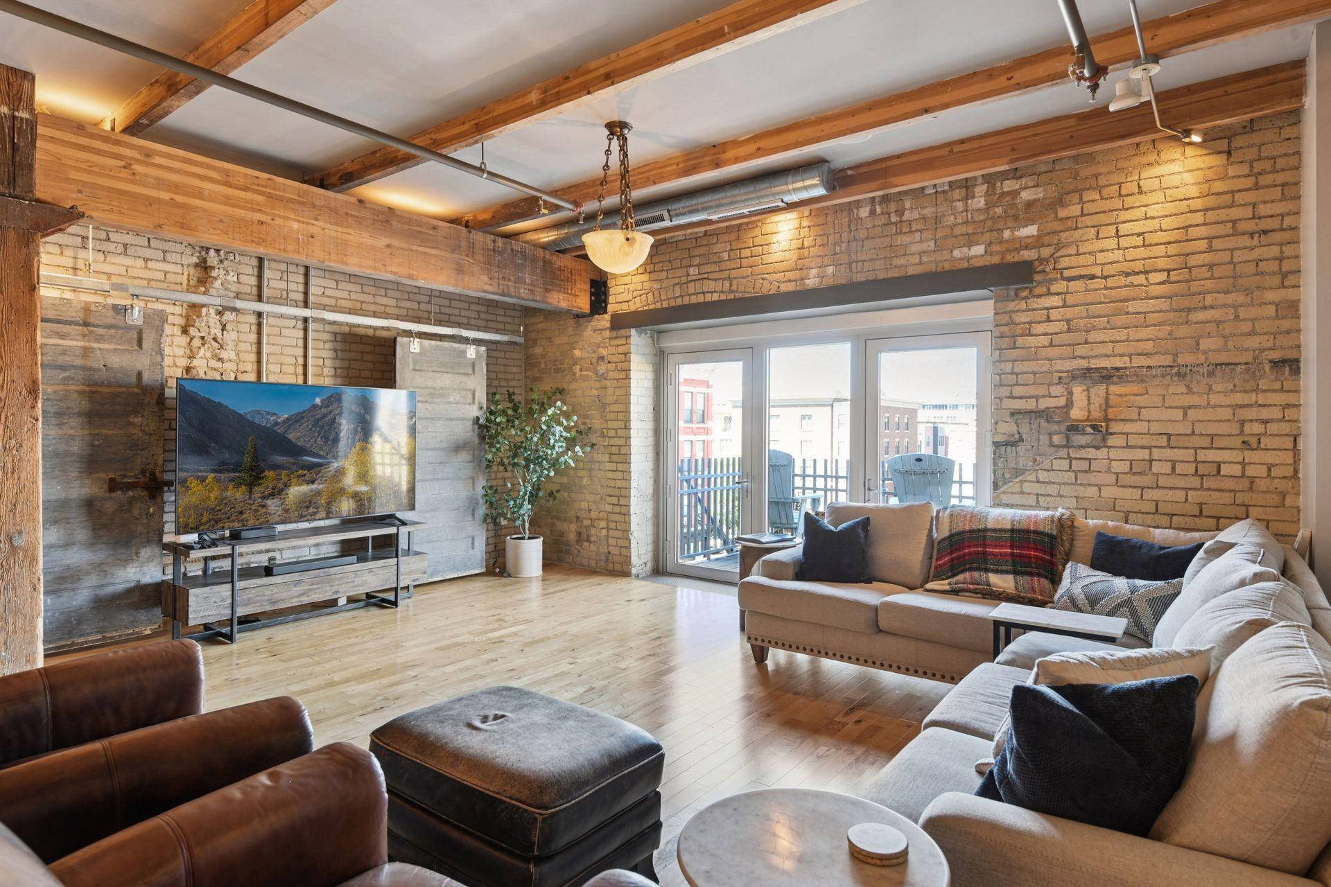 406 Wacouta Street Unit: 412