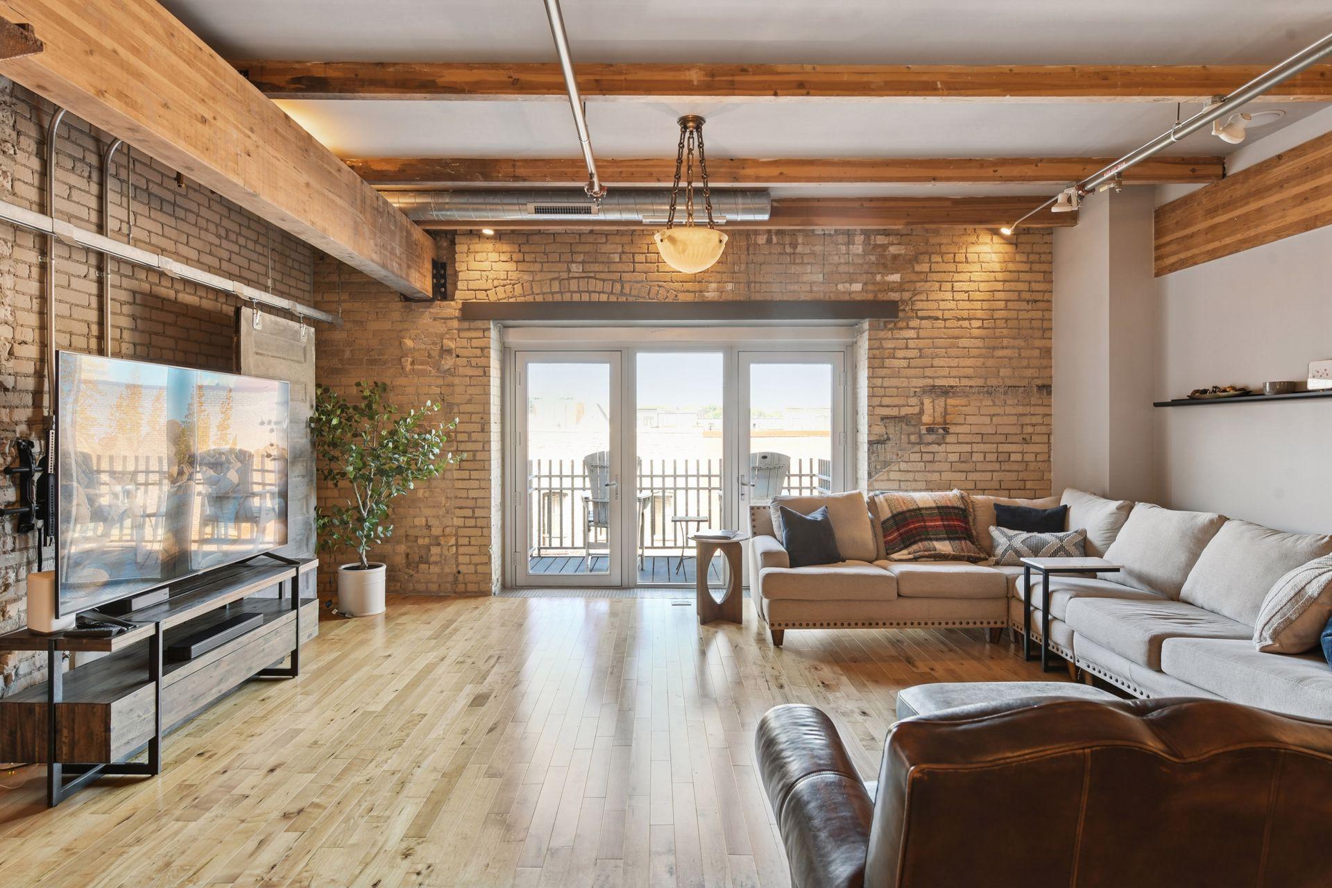 406 Wacouta Street Unit: 412