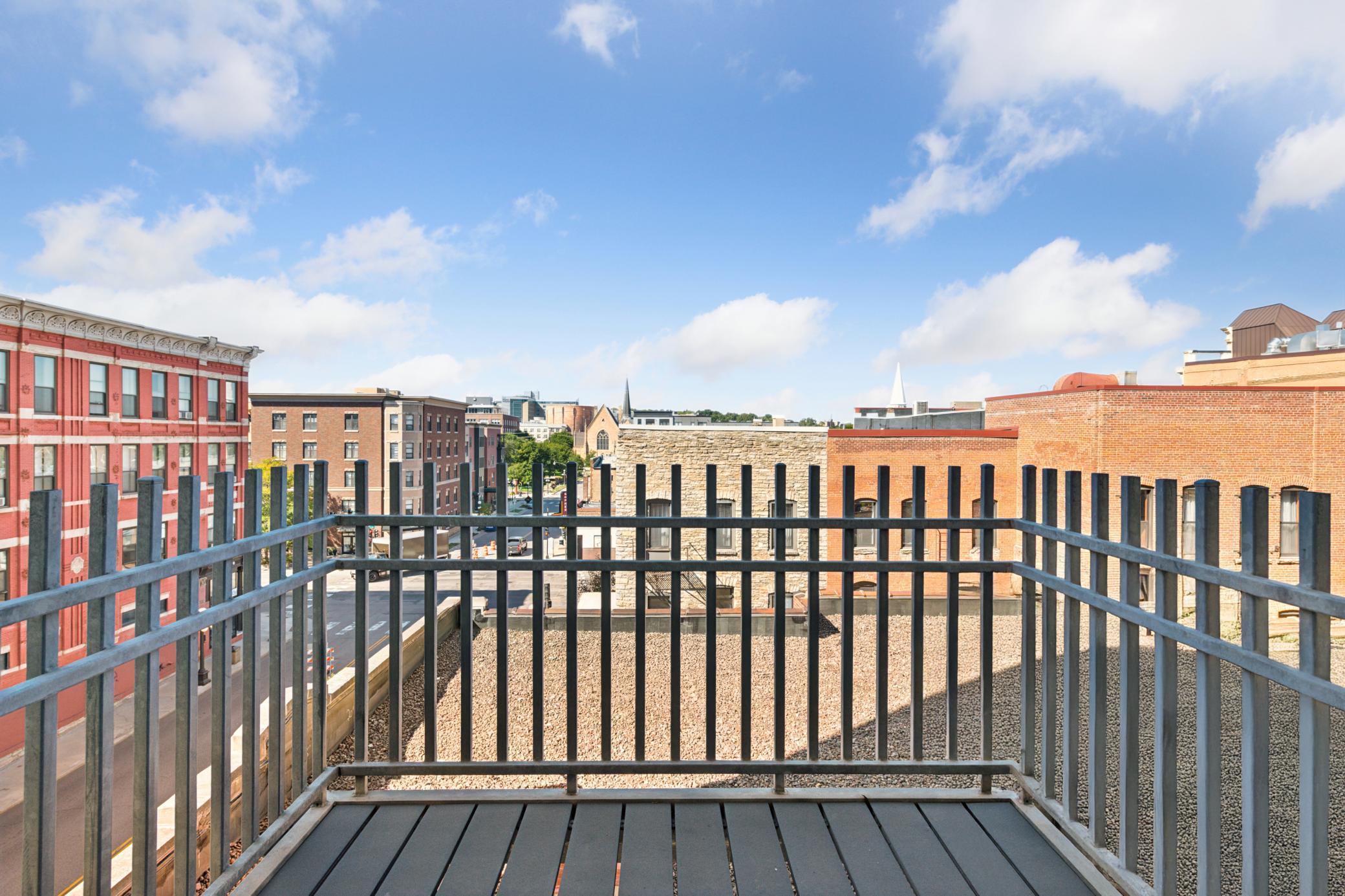 406 Wacouta Street Unit: 412