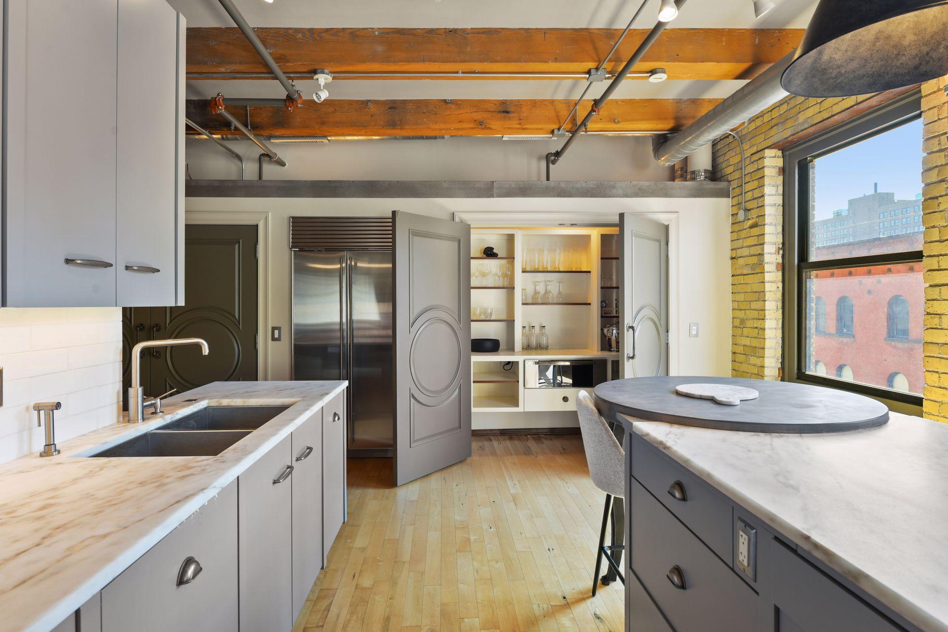 406 Wacouta Street Unit: 412