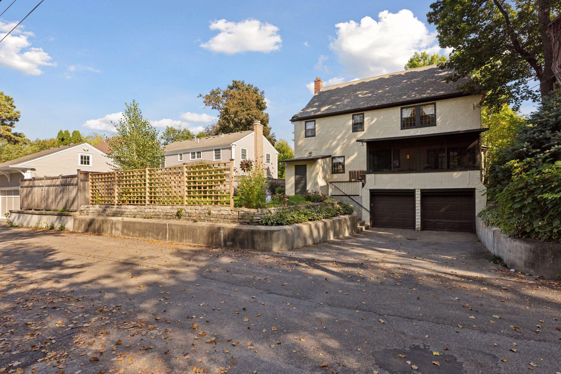 265 Mount Curve Boulevard