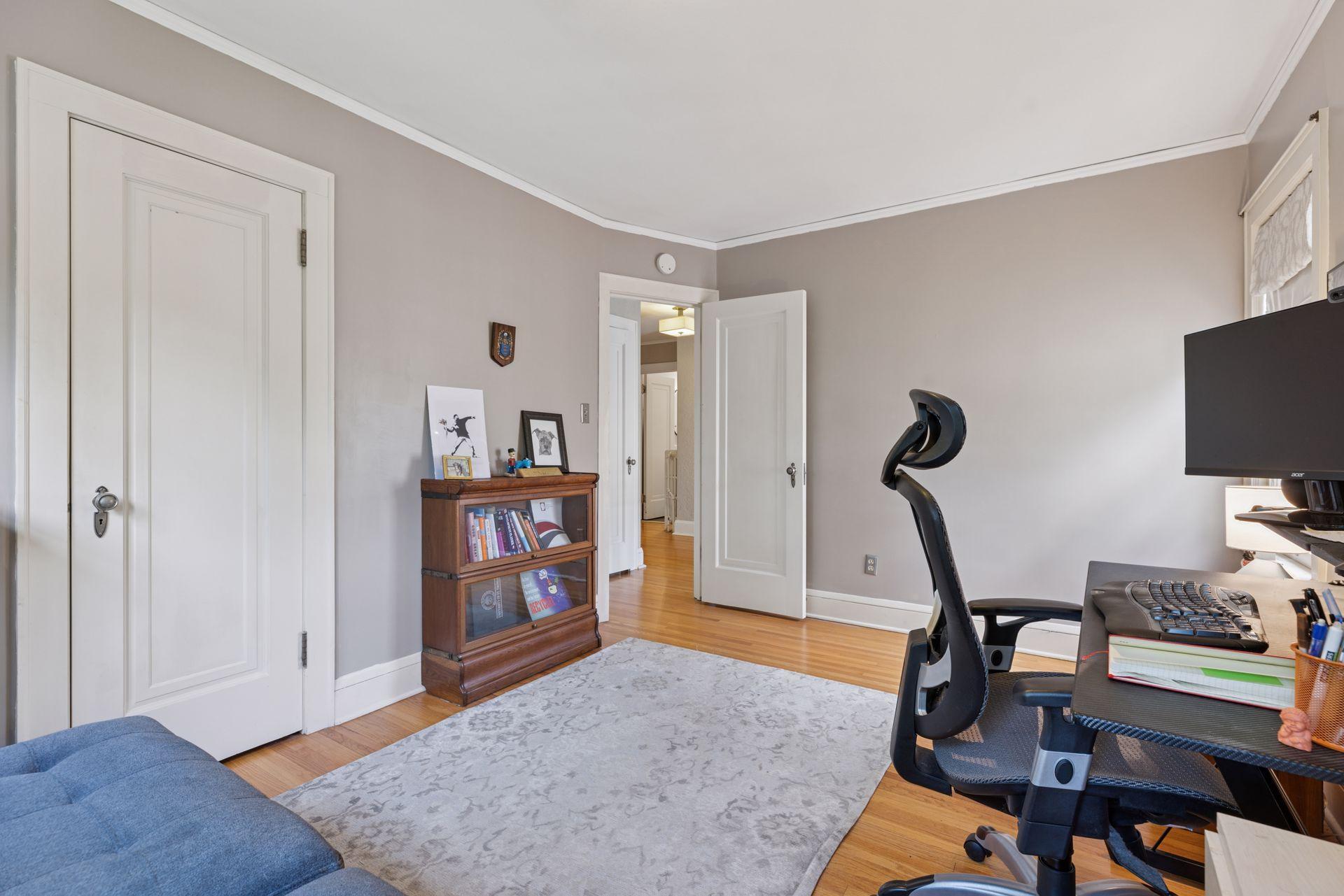 265 Mount Curve Boulevard
