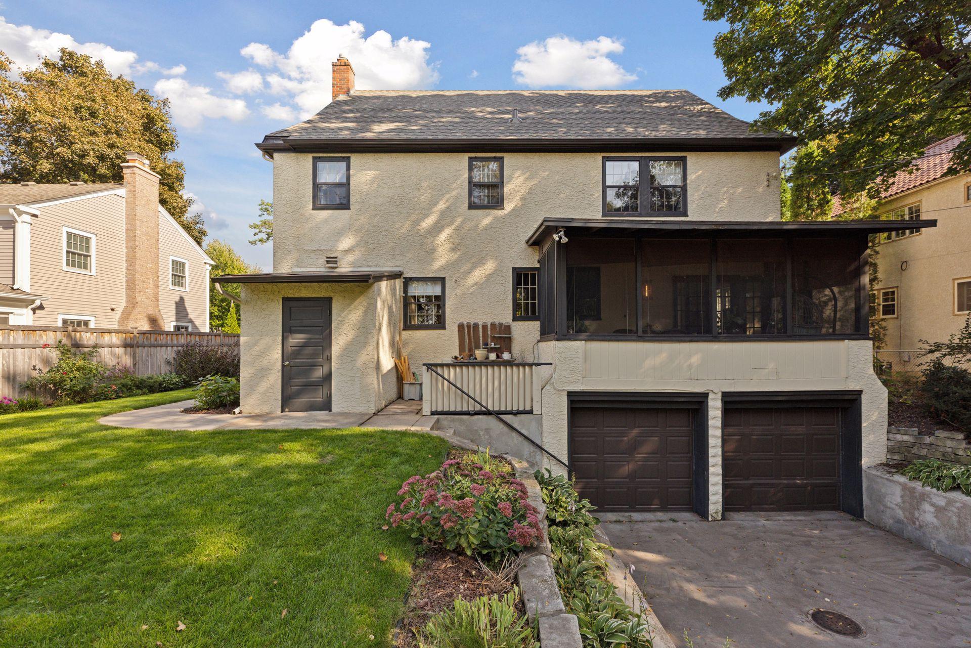 265 Mount Curve Boulevard