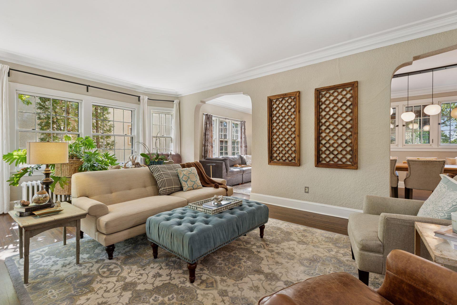 265 Mount Curve Boulevard