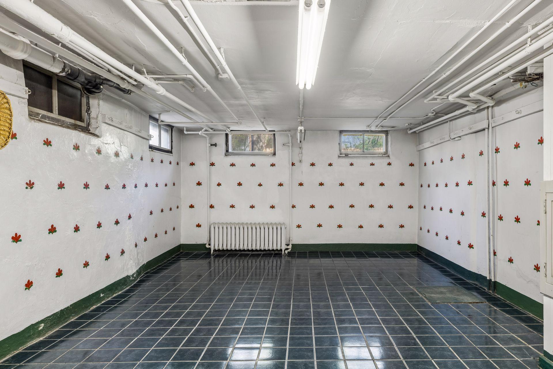 30 Crocus Place