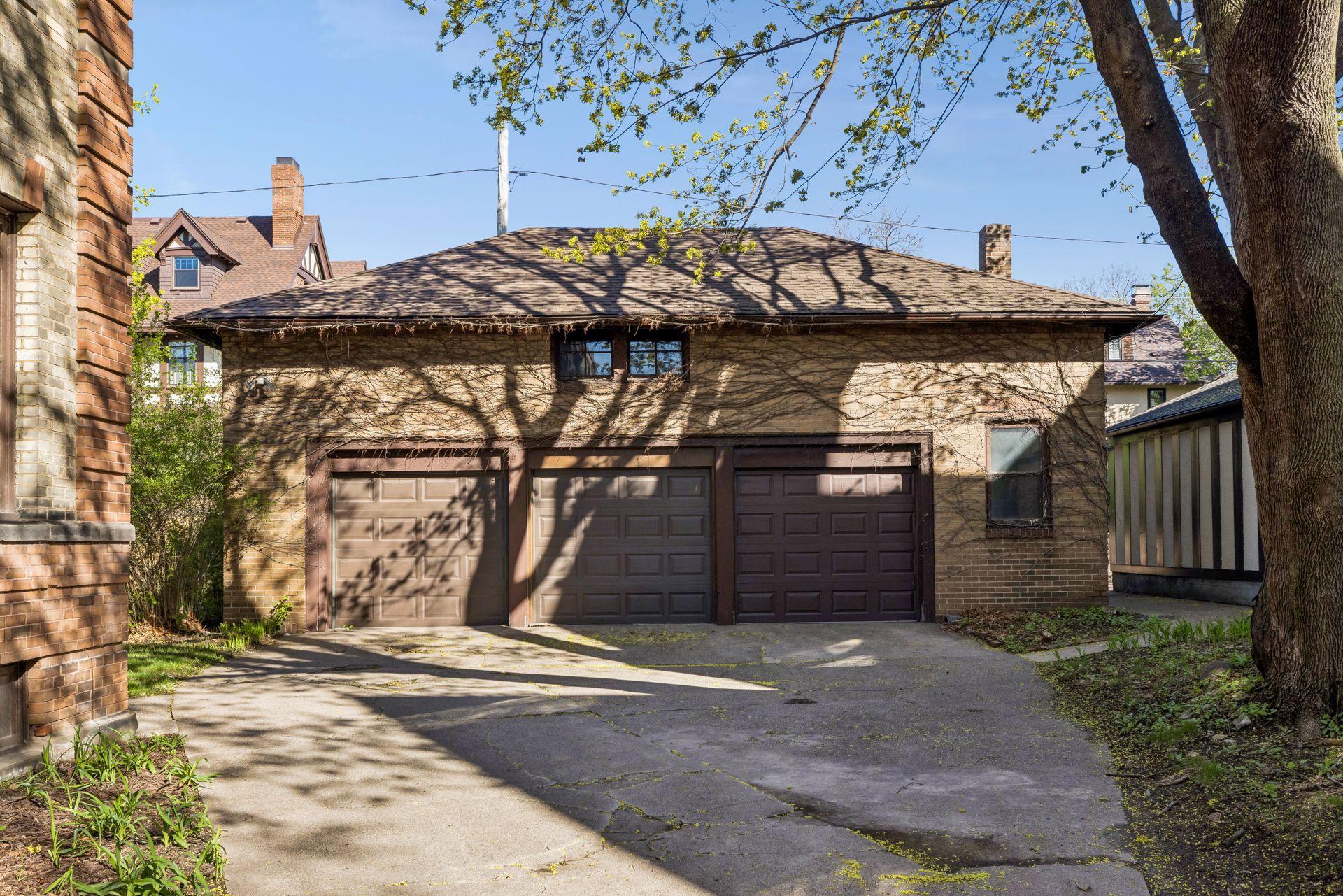 30 Crocus Place