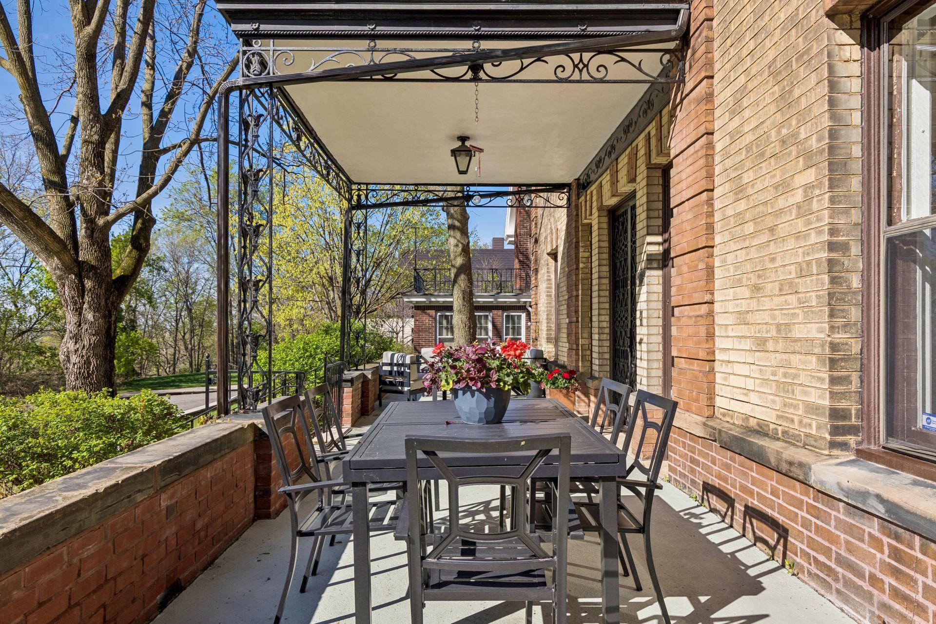 30 Crocus Place
