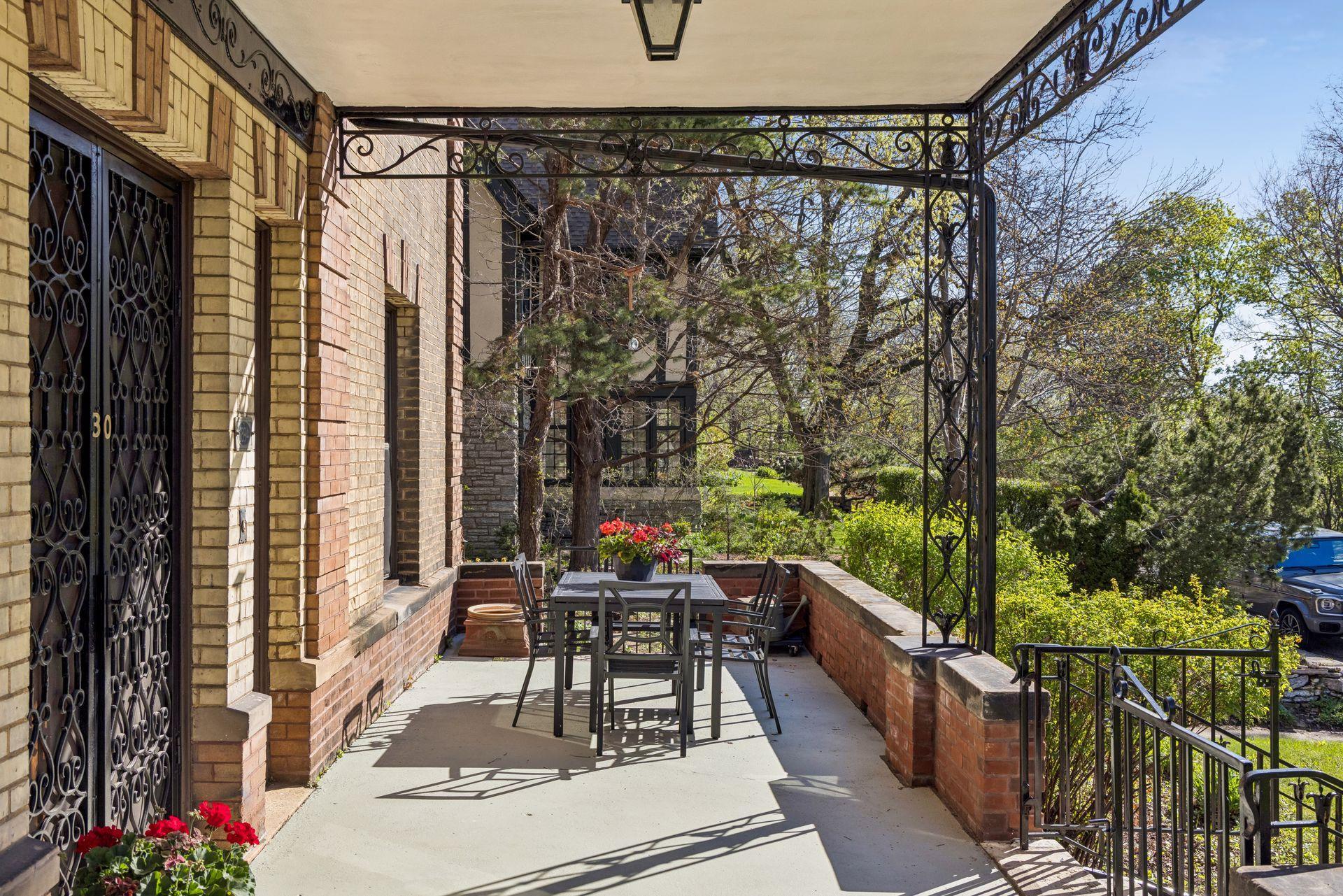 30 Crocus Place
