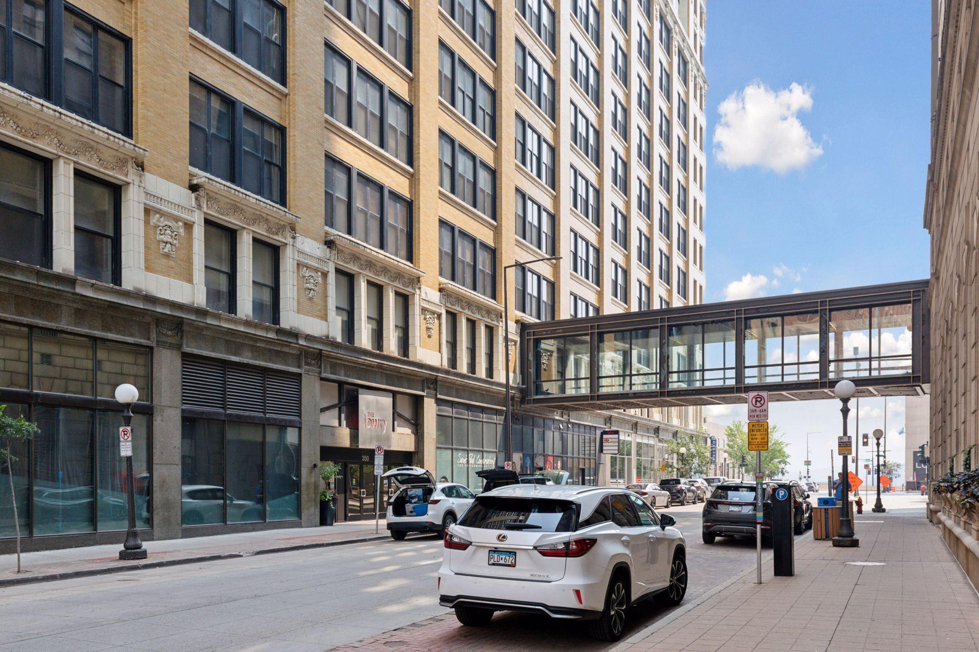 350 Saint Peter Street Unit: 908