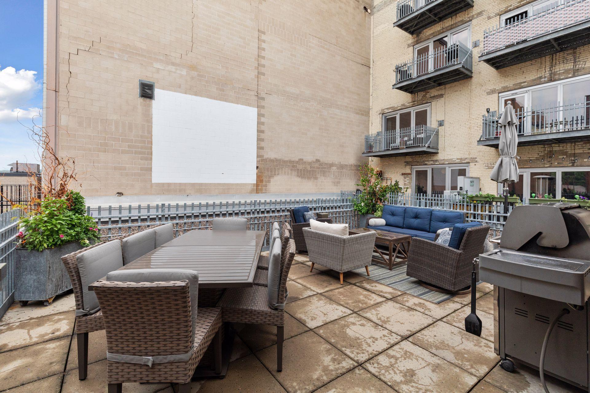 406 Wacouta Street Unit: 412