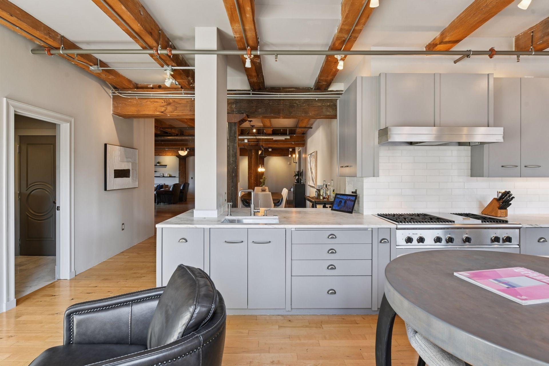 406 Wacouta Street Unit: 412