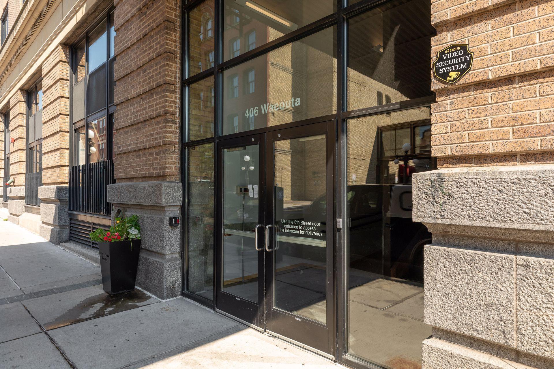 406 Wacouta Street Unit: 412