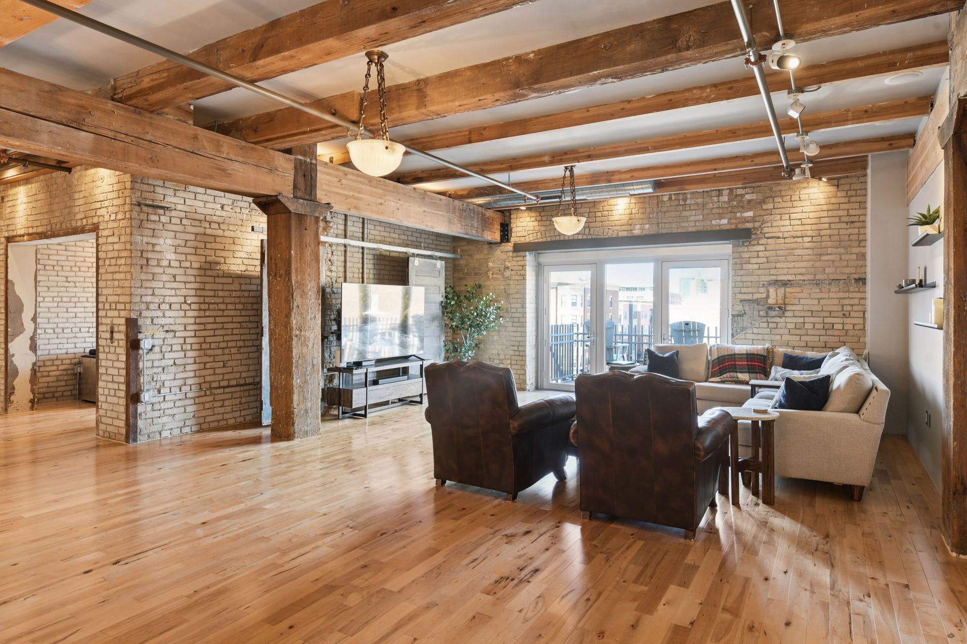 406 Wacouta Street Unit: 412