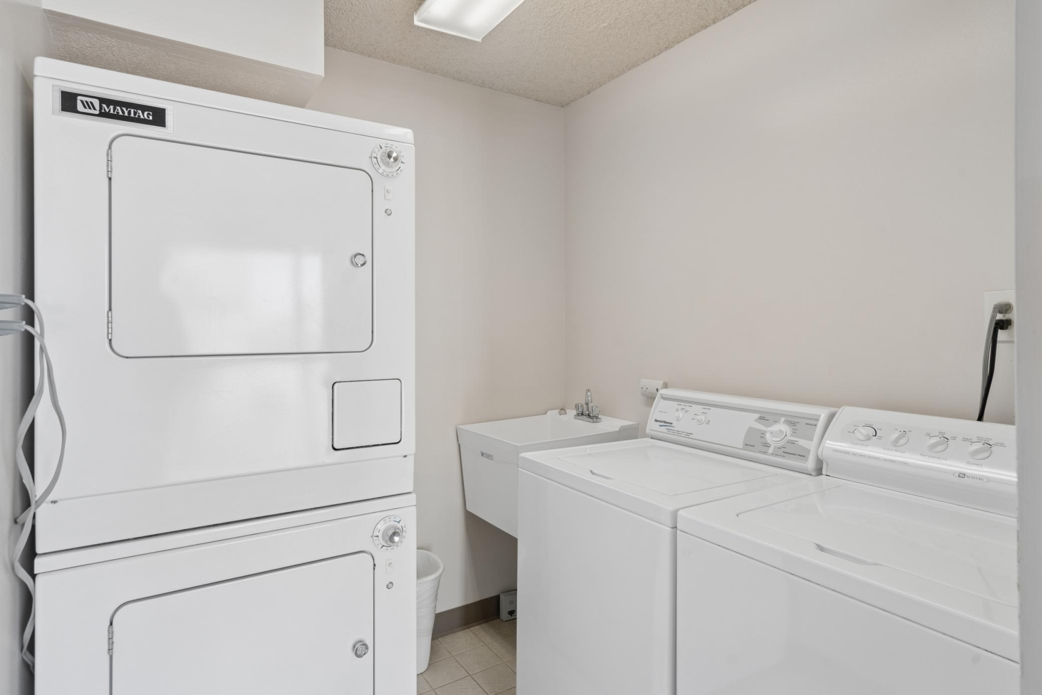 1225 LaSalle Avenue Unit: 1701