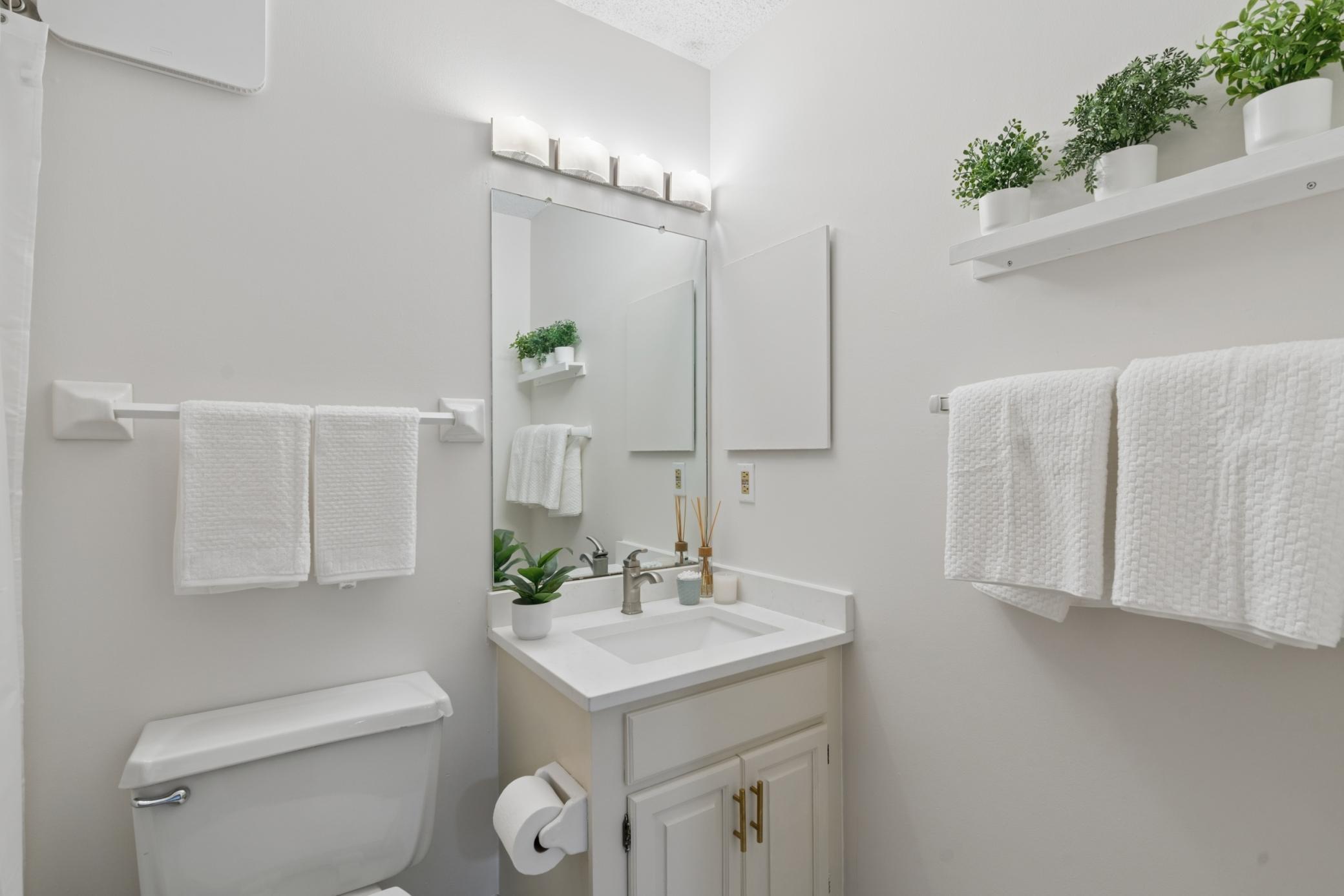 1225 LaSalle Avenue Unit: 1701