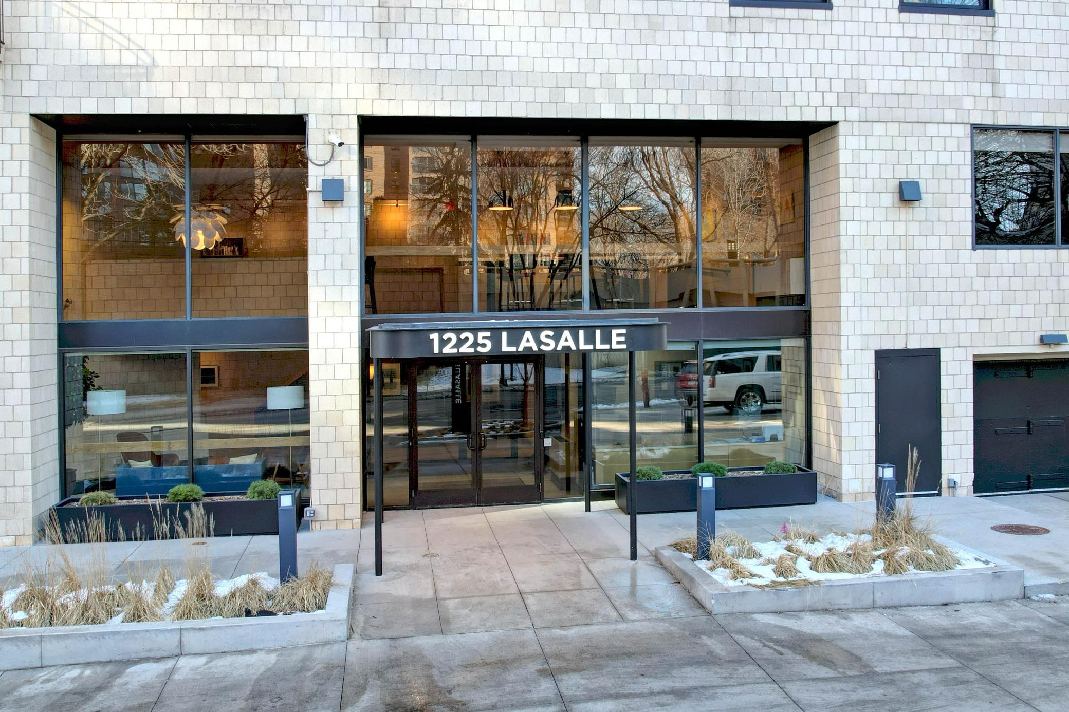 1225 LaSalle Avenue Unit: 1701