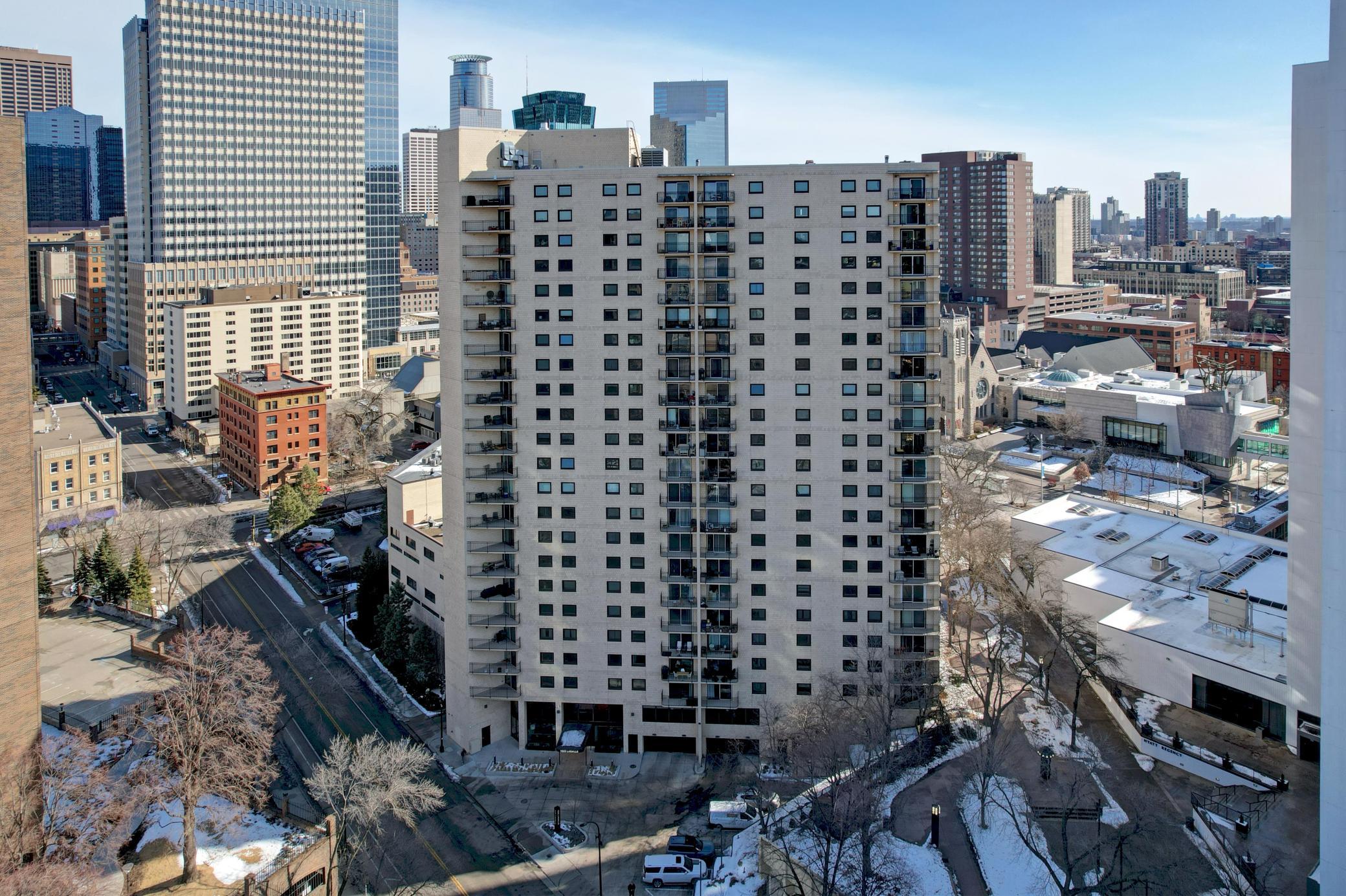 1225 LaSalle Avenue Unit: 1701