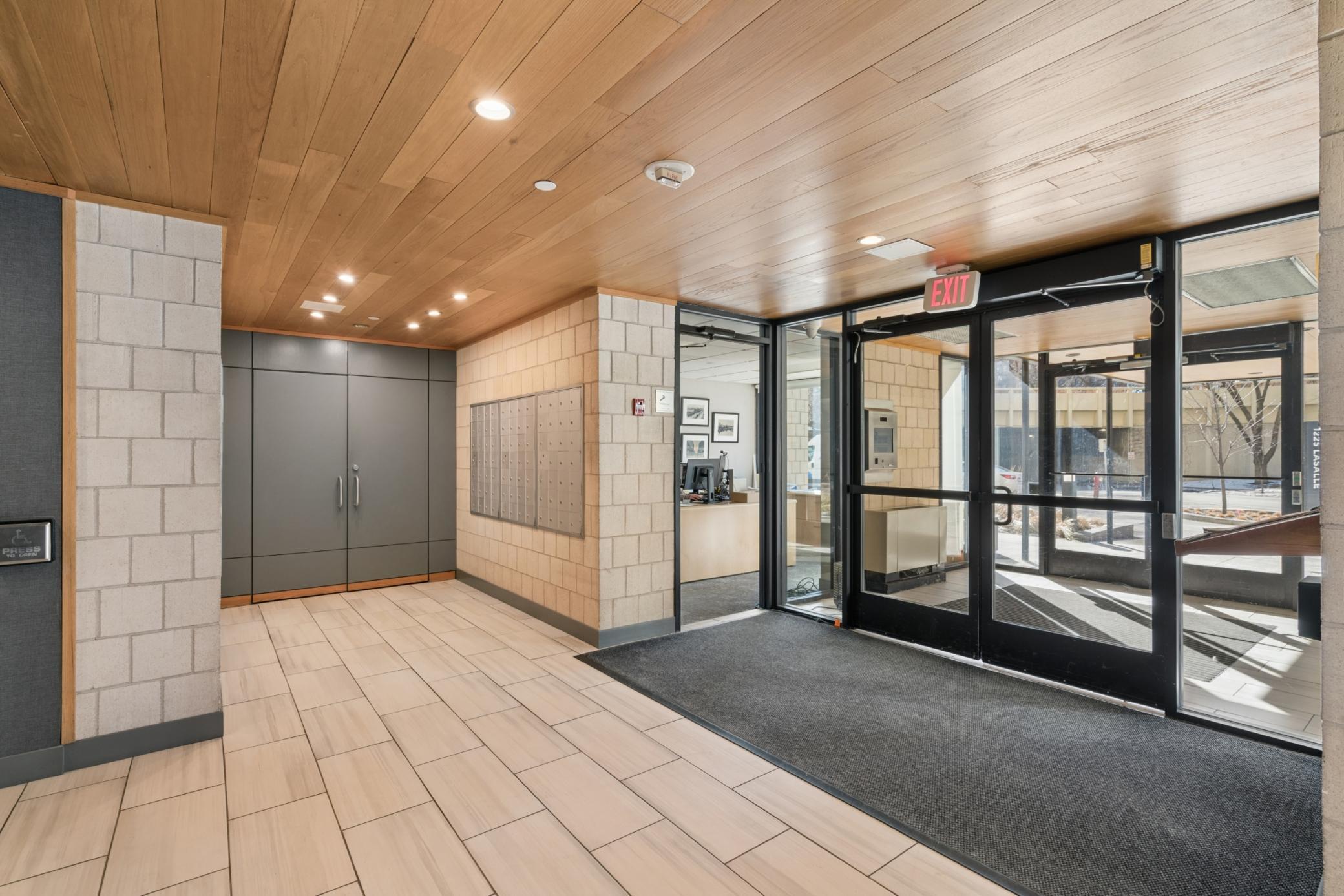 1225 LaSalle Avenue Unit: 1701