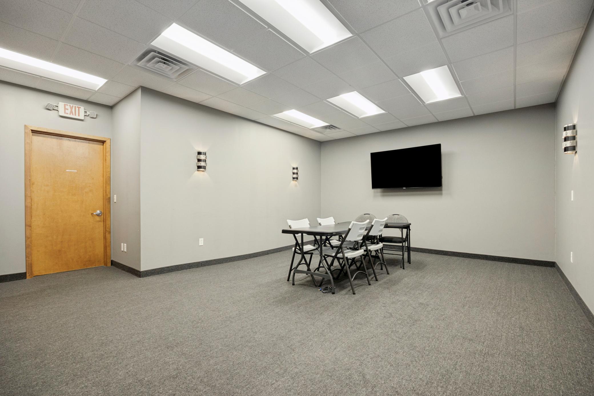 533 Hayward Avenue N