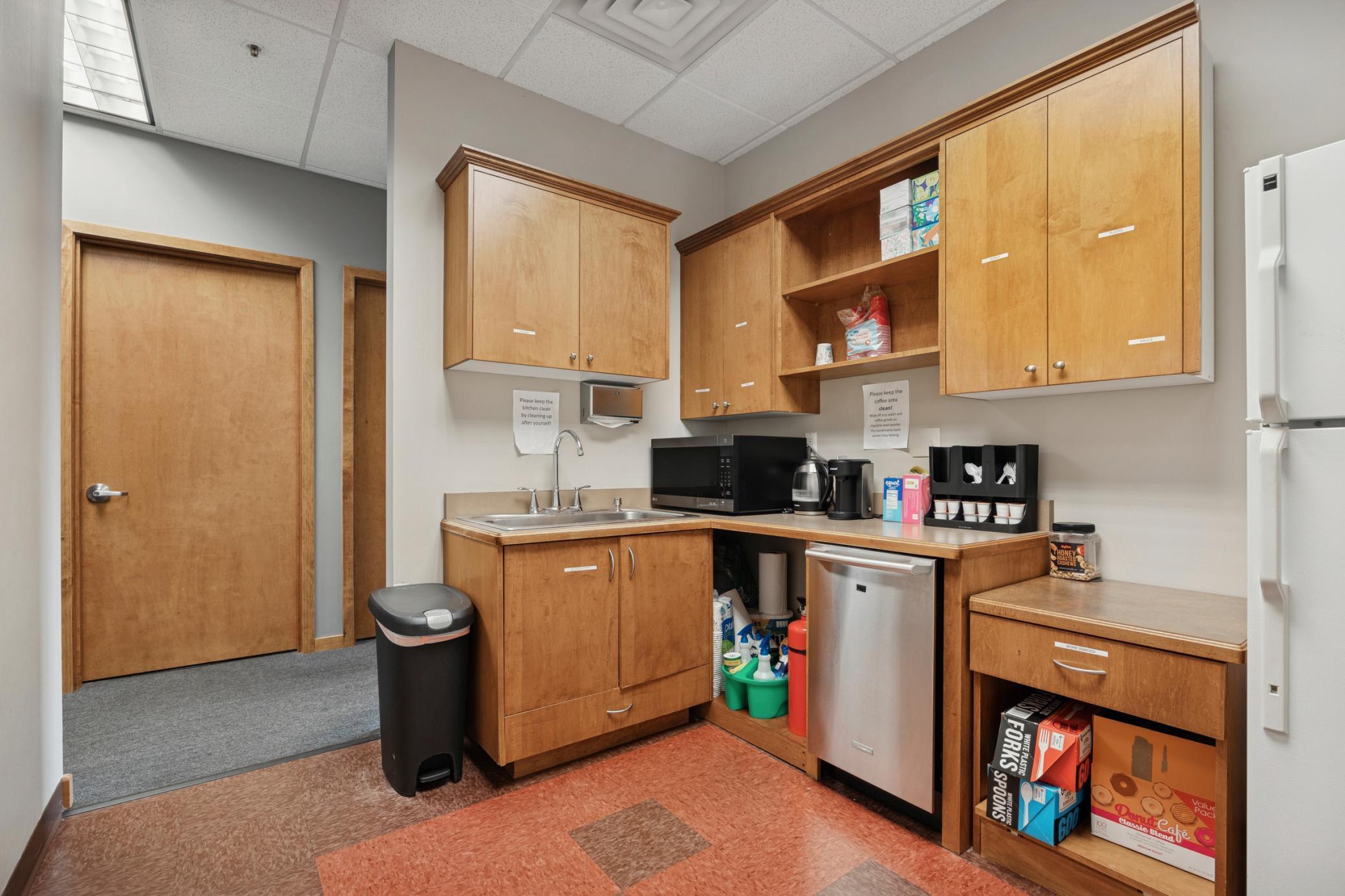 533 Hayward Avenue N