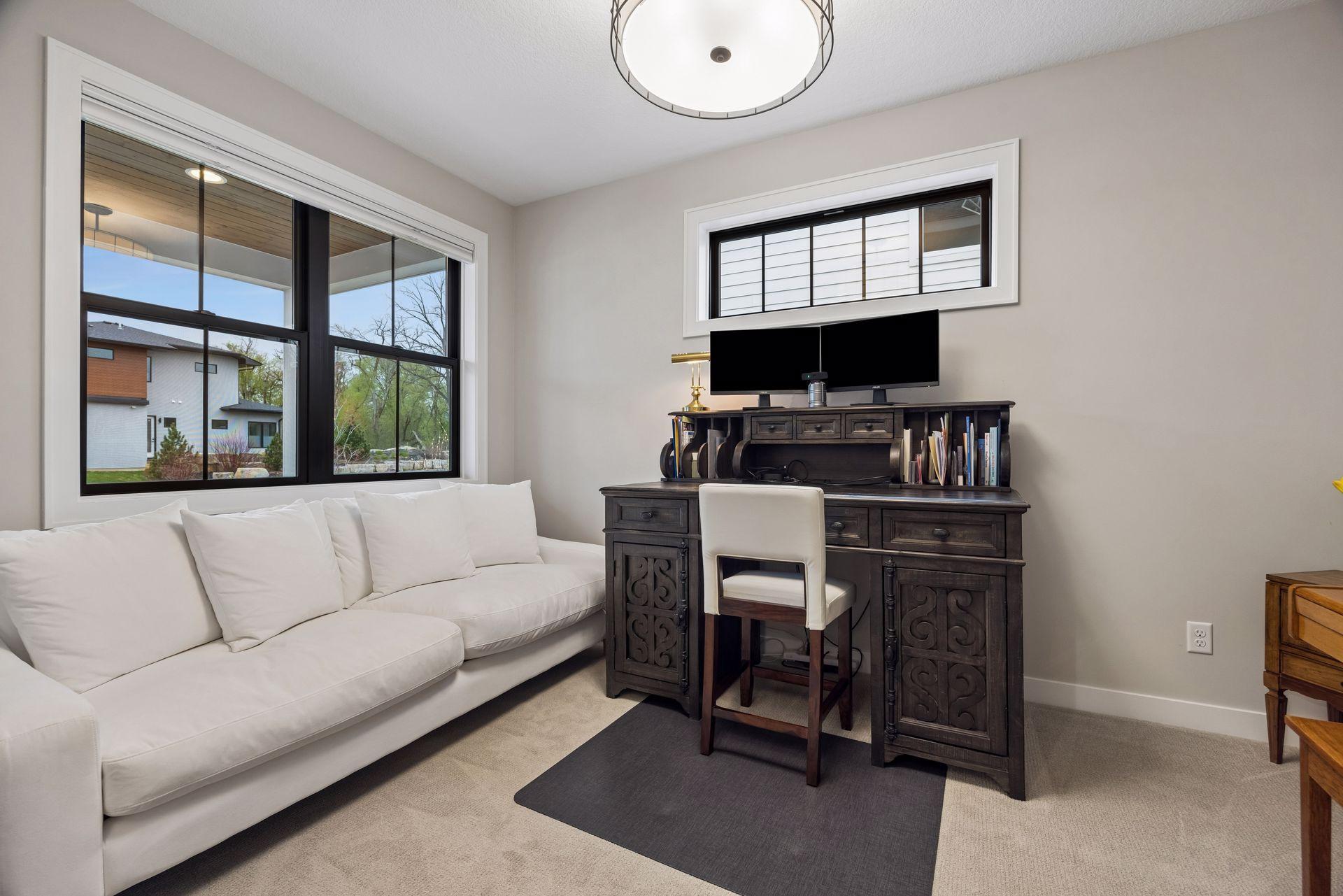 11724 Azure Lane
