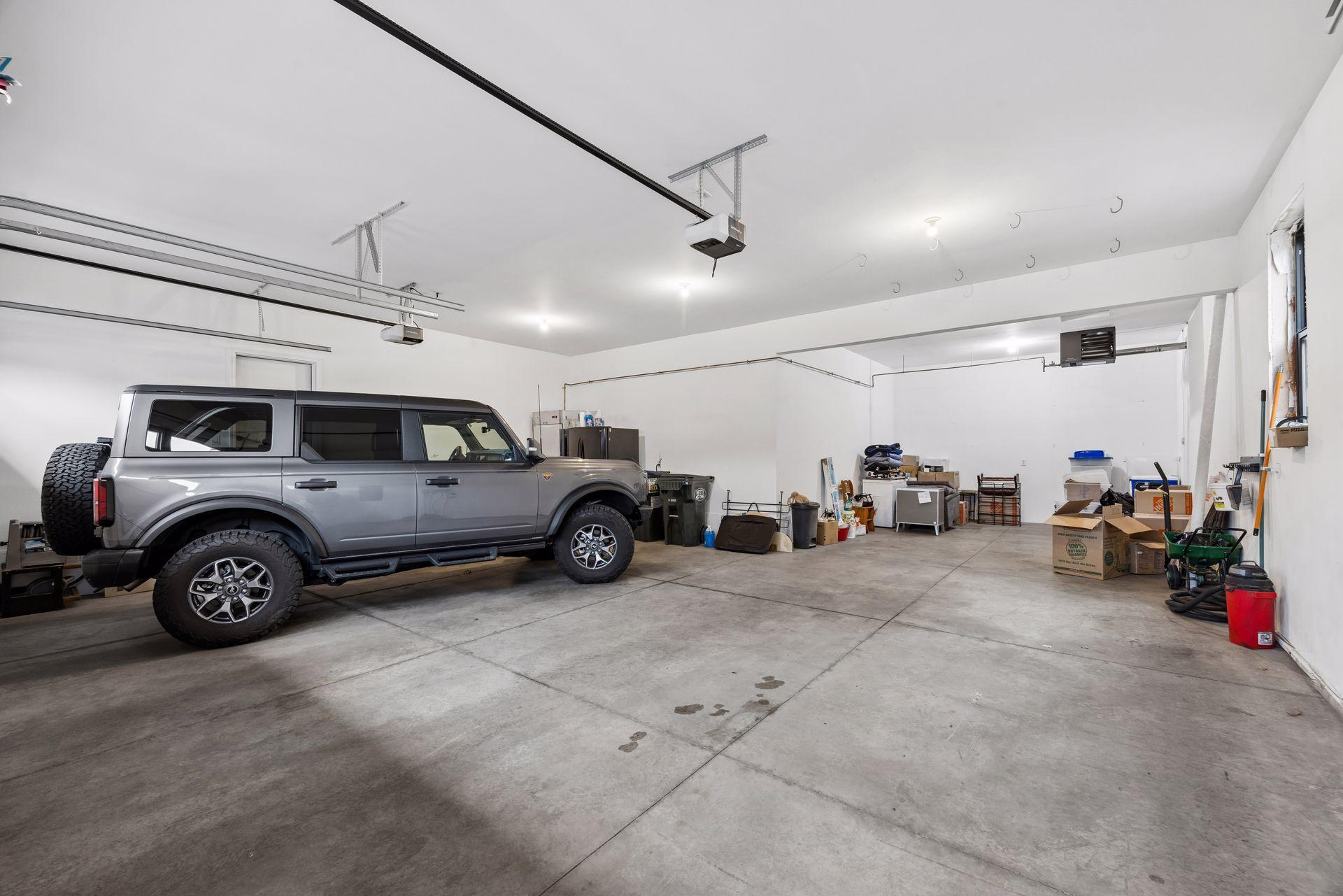 11724 Azure Lane