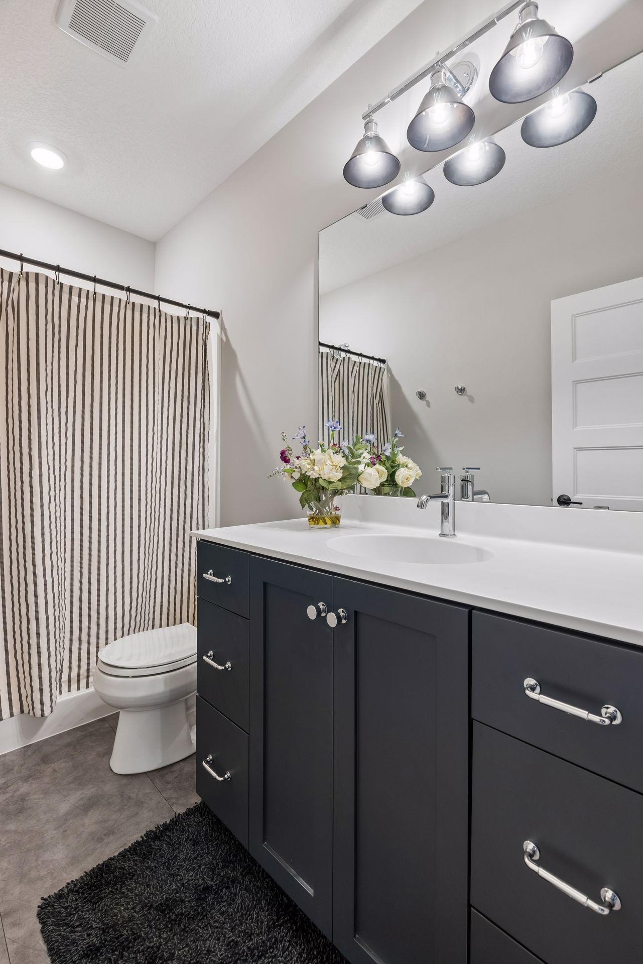 11724 Azure Lane
