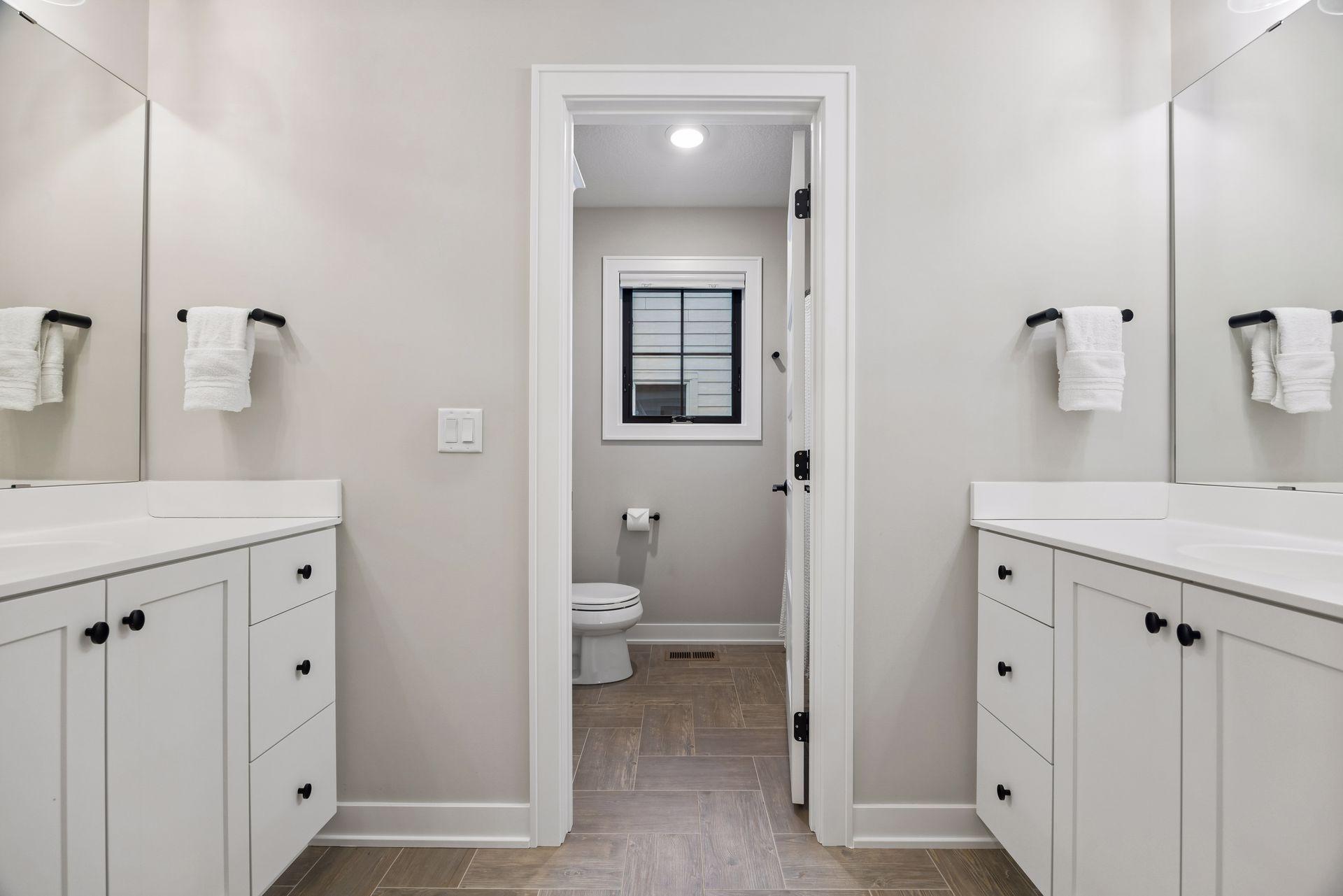 11724 Azure Lane