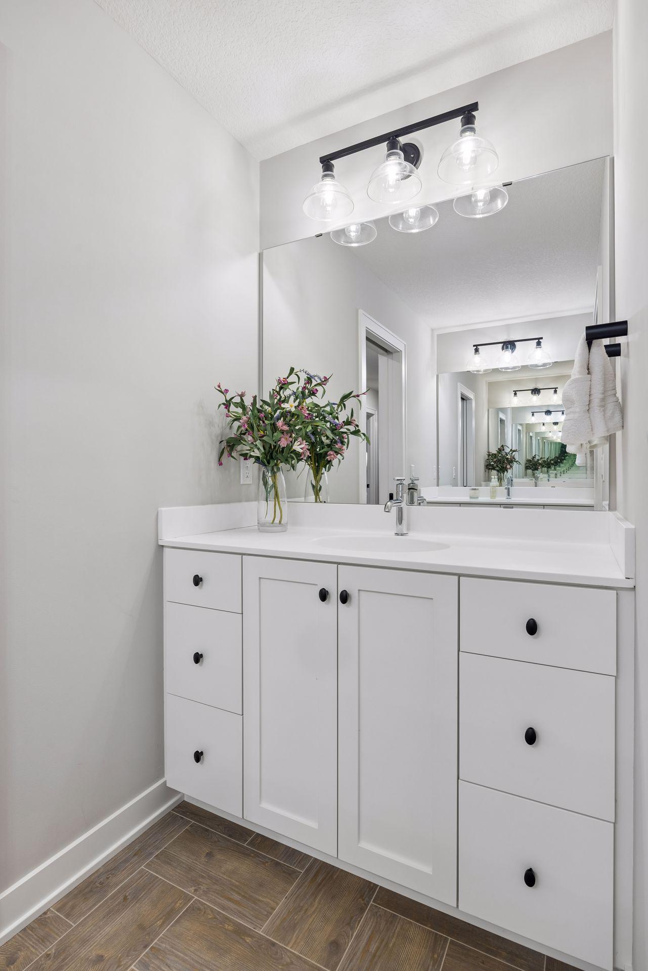 11724 Azure Lane