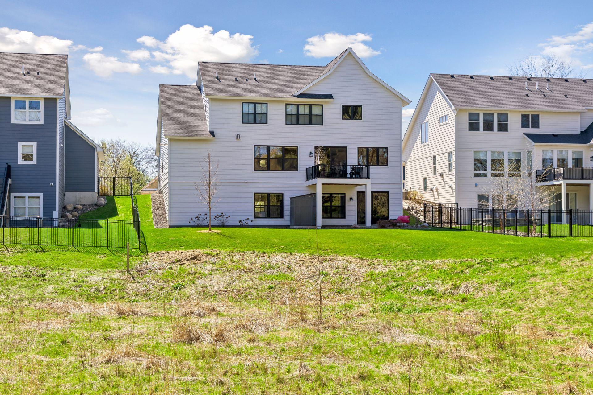 11724 Azure Lane
