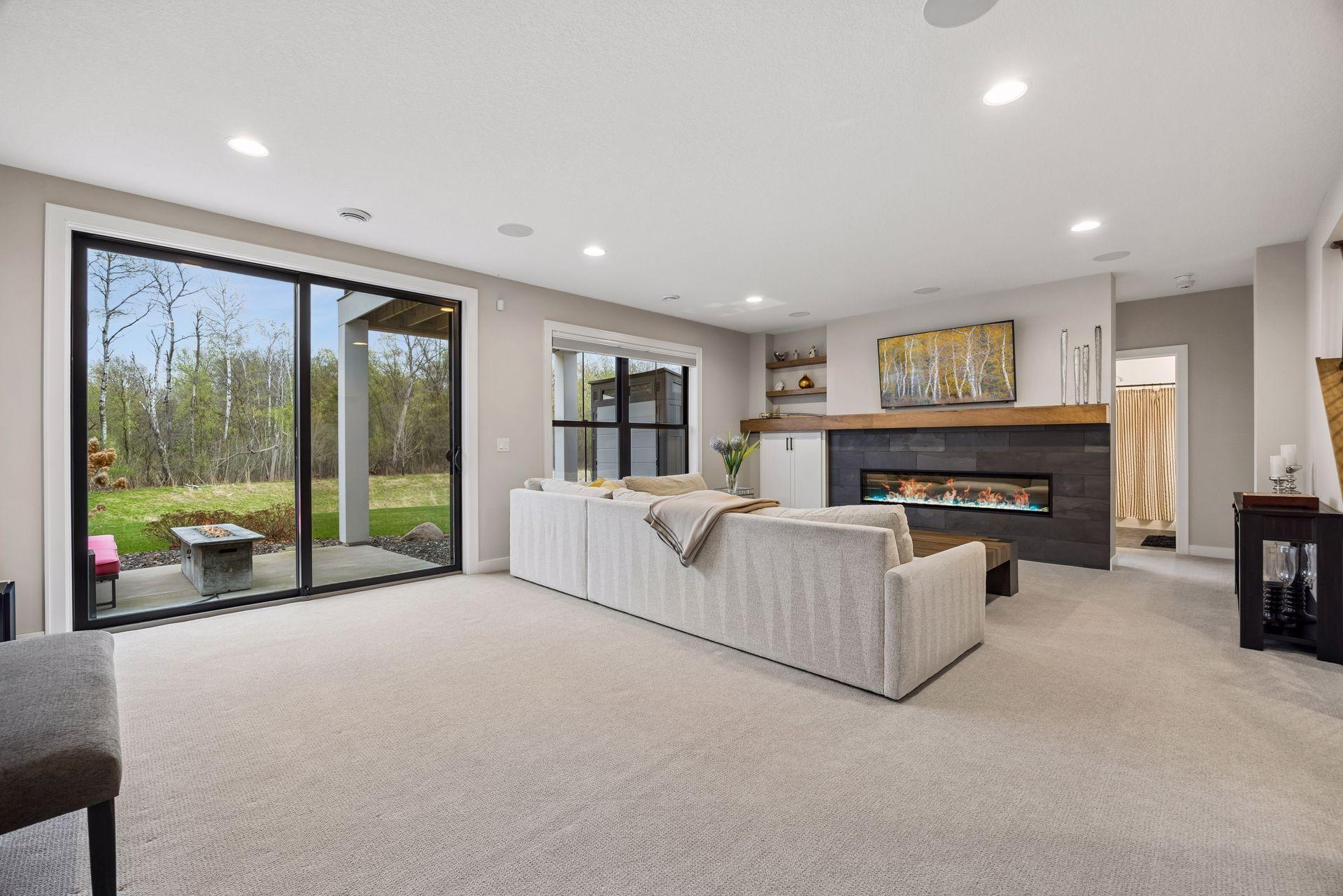 11724 Azure Lane