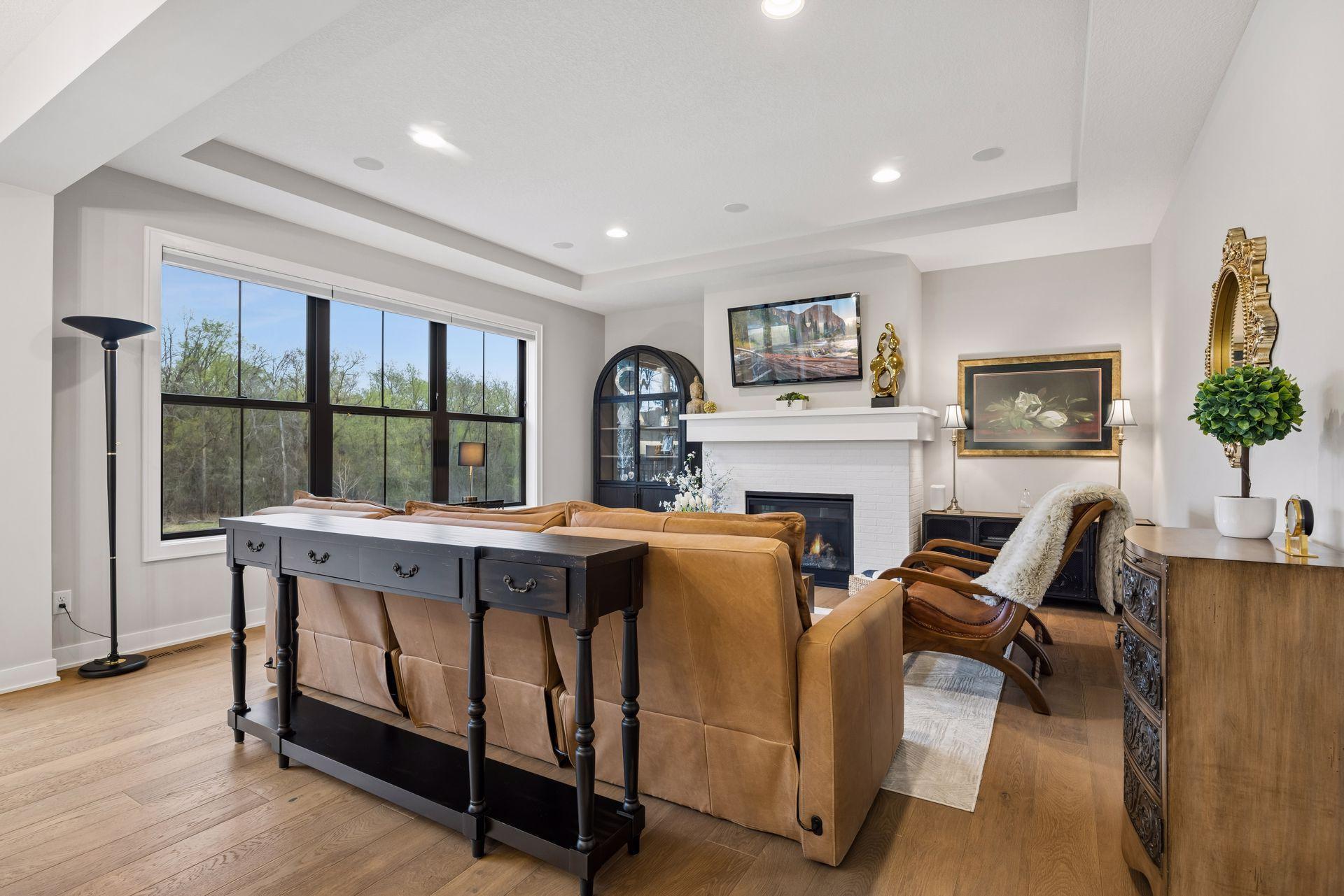 11724 Azure Lane