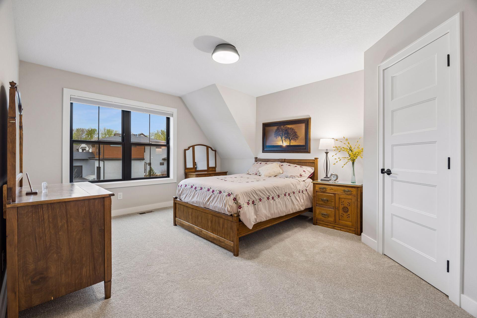 11724 Azure Lane