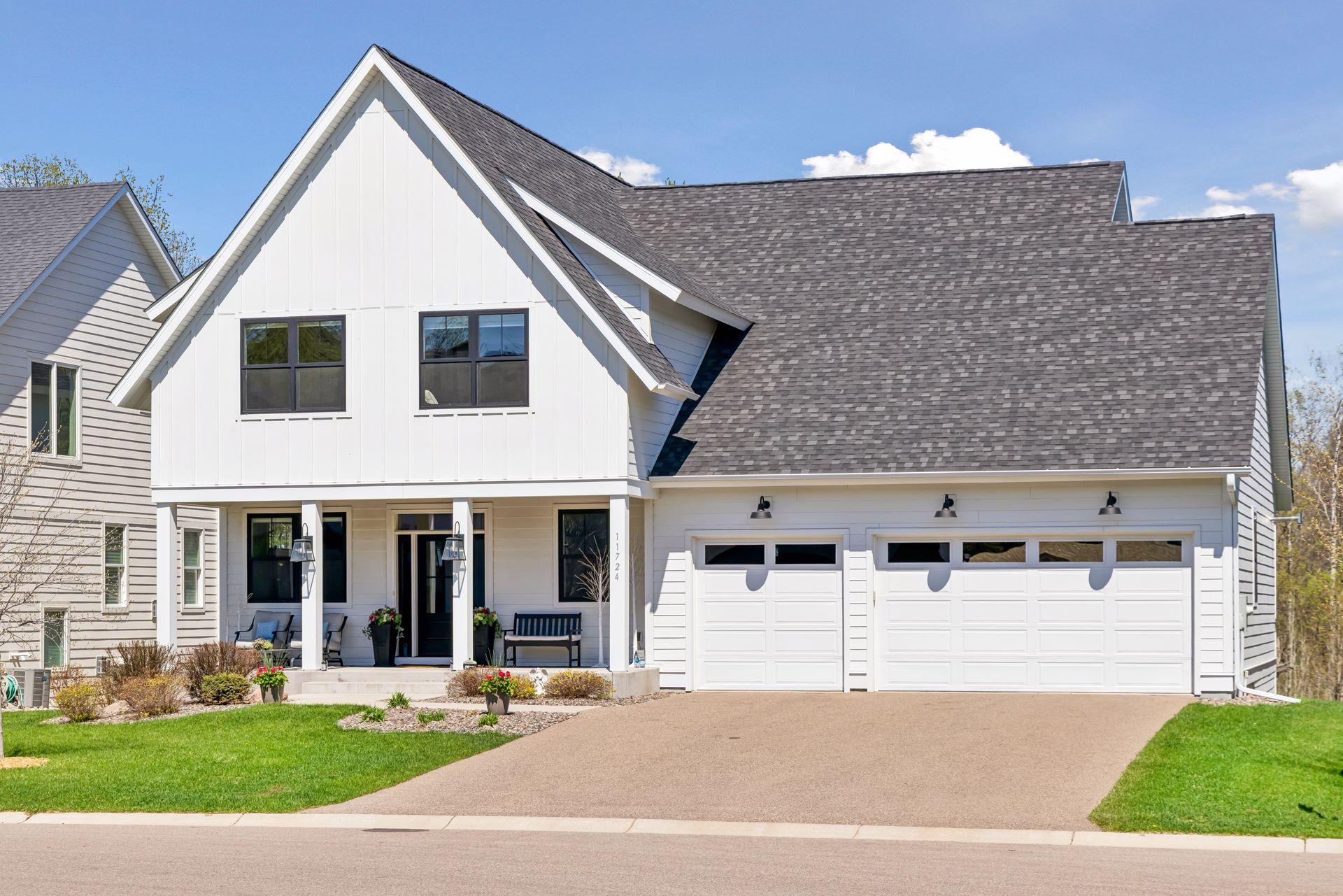 11724 Azure Lane