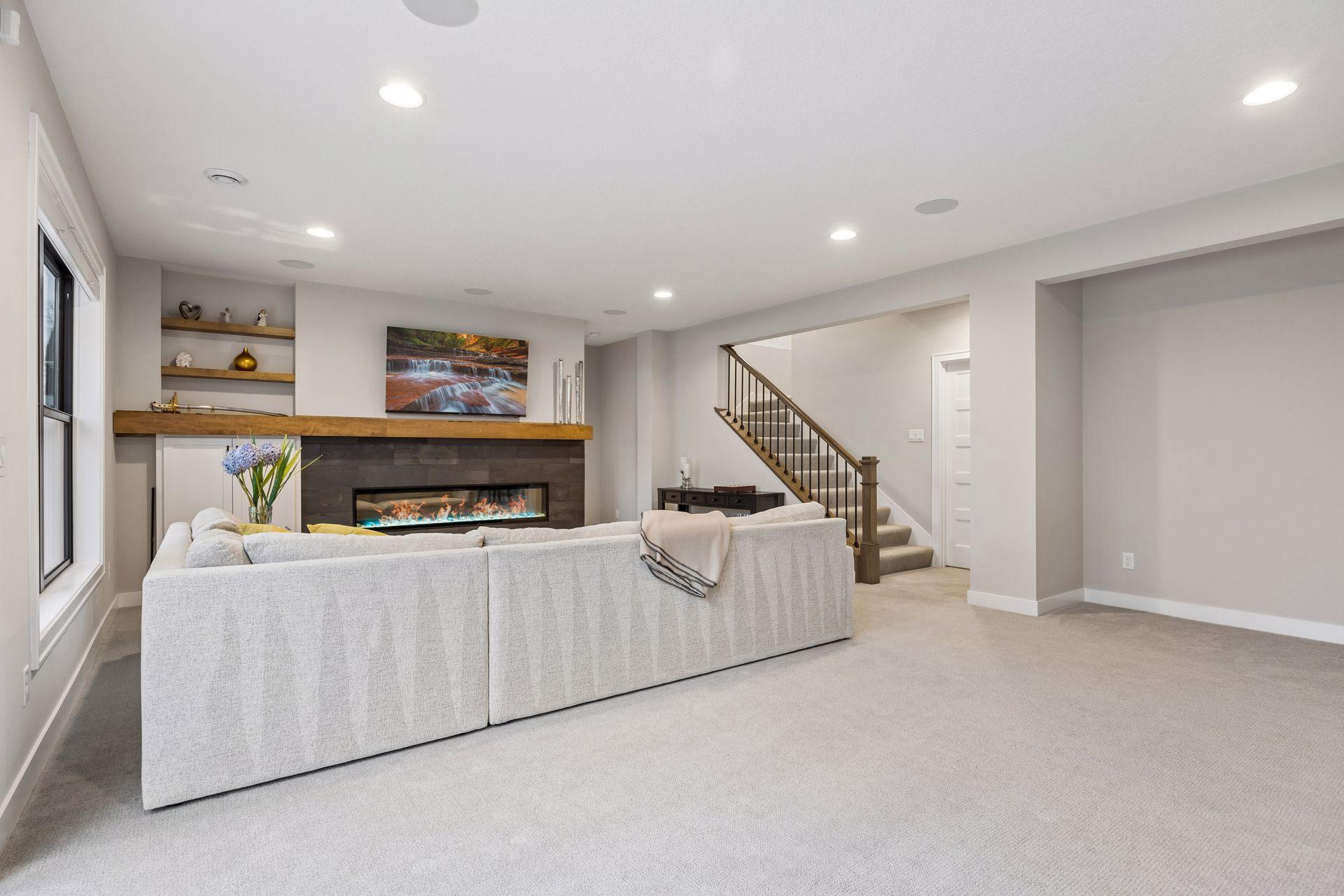 11724 Azure Lane