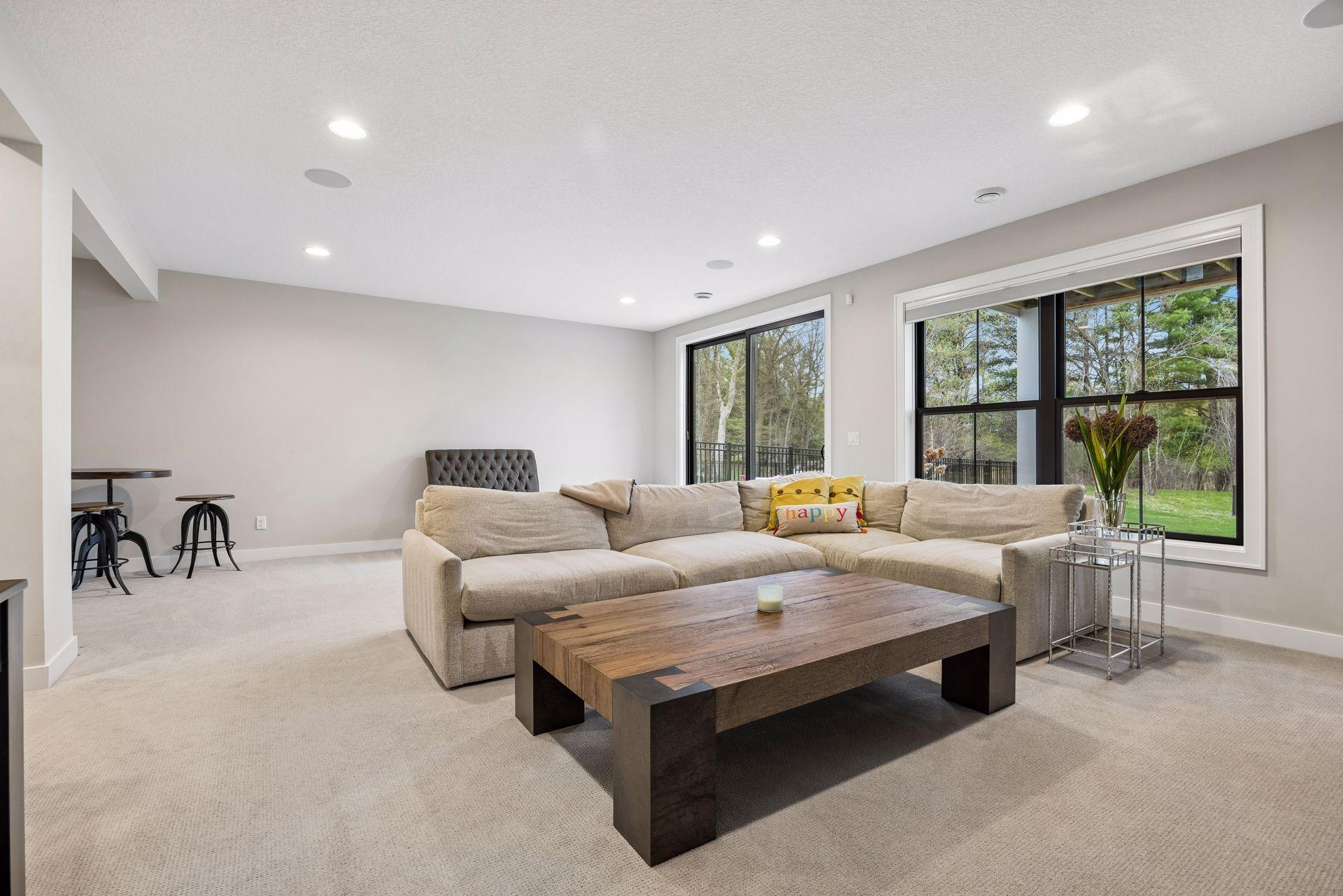 11724 Azure Lane