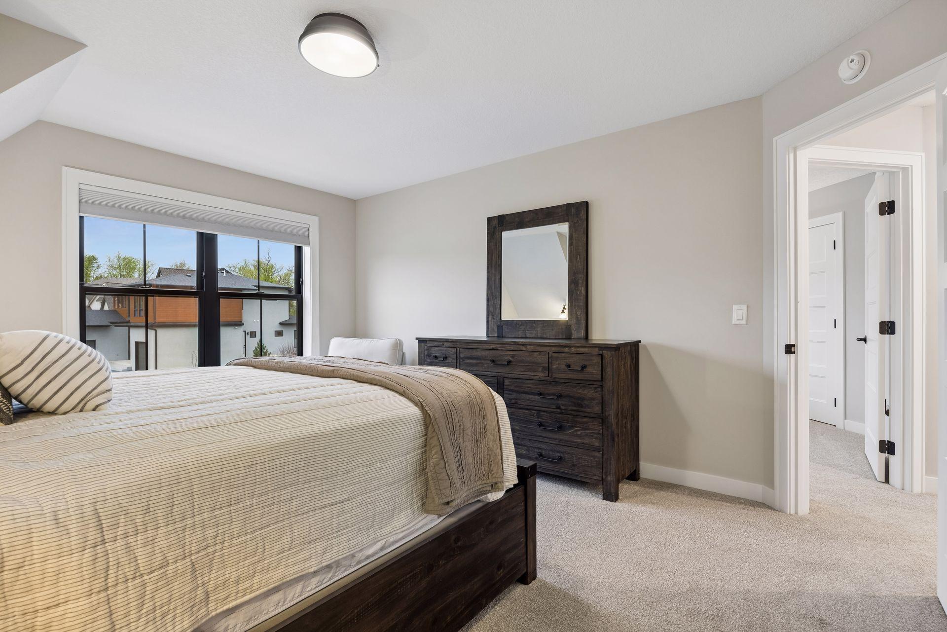 11724 Azure Lane