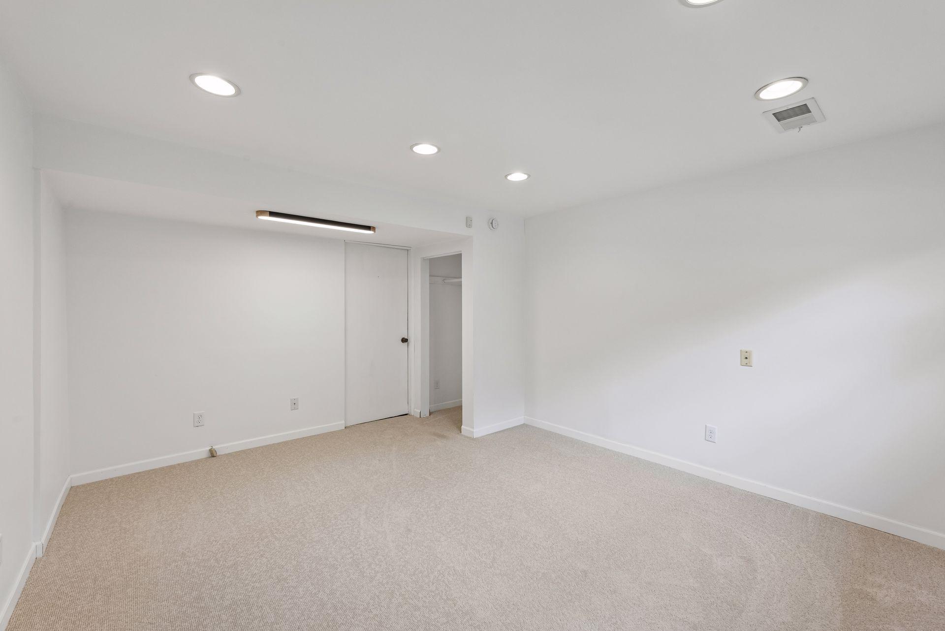 2460 Kewanee Way