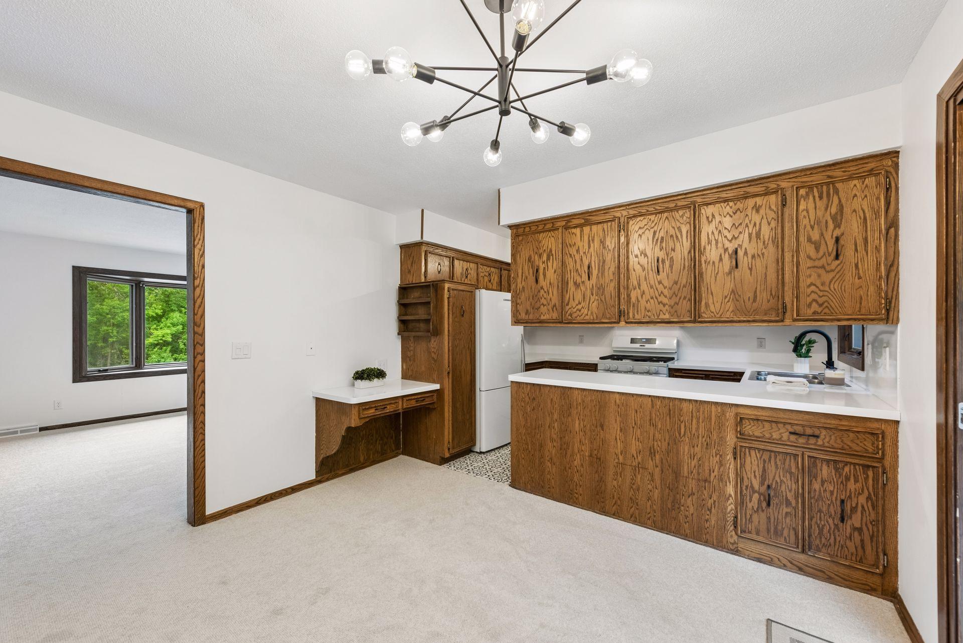 2460 Kewanee Way