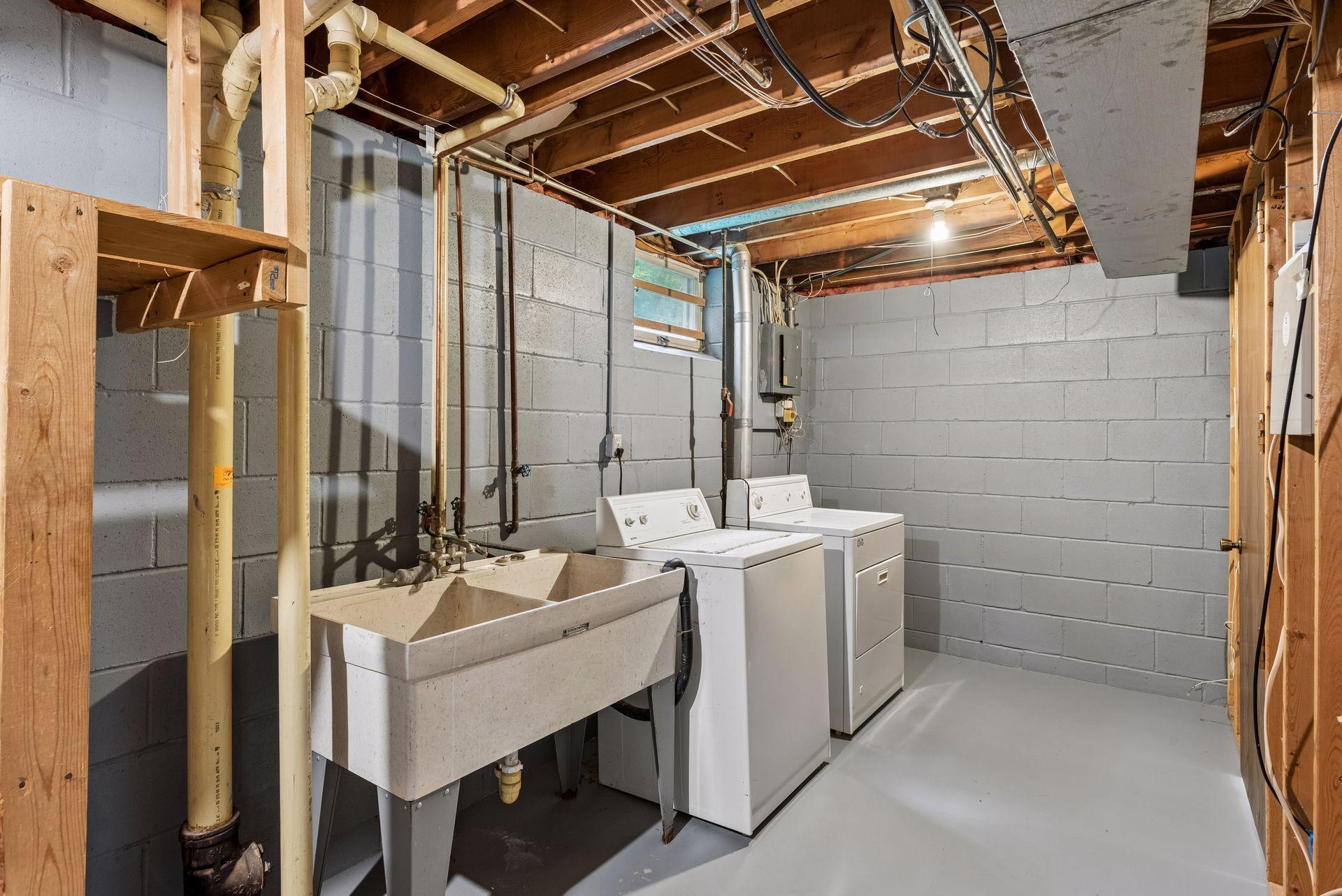 2460 Kewanee Way
