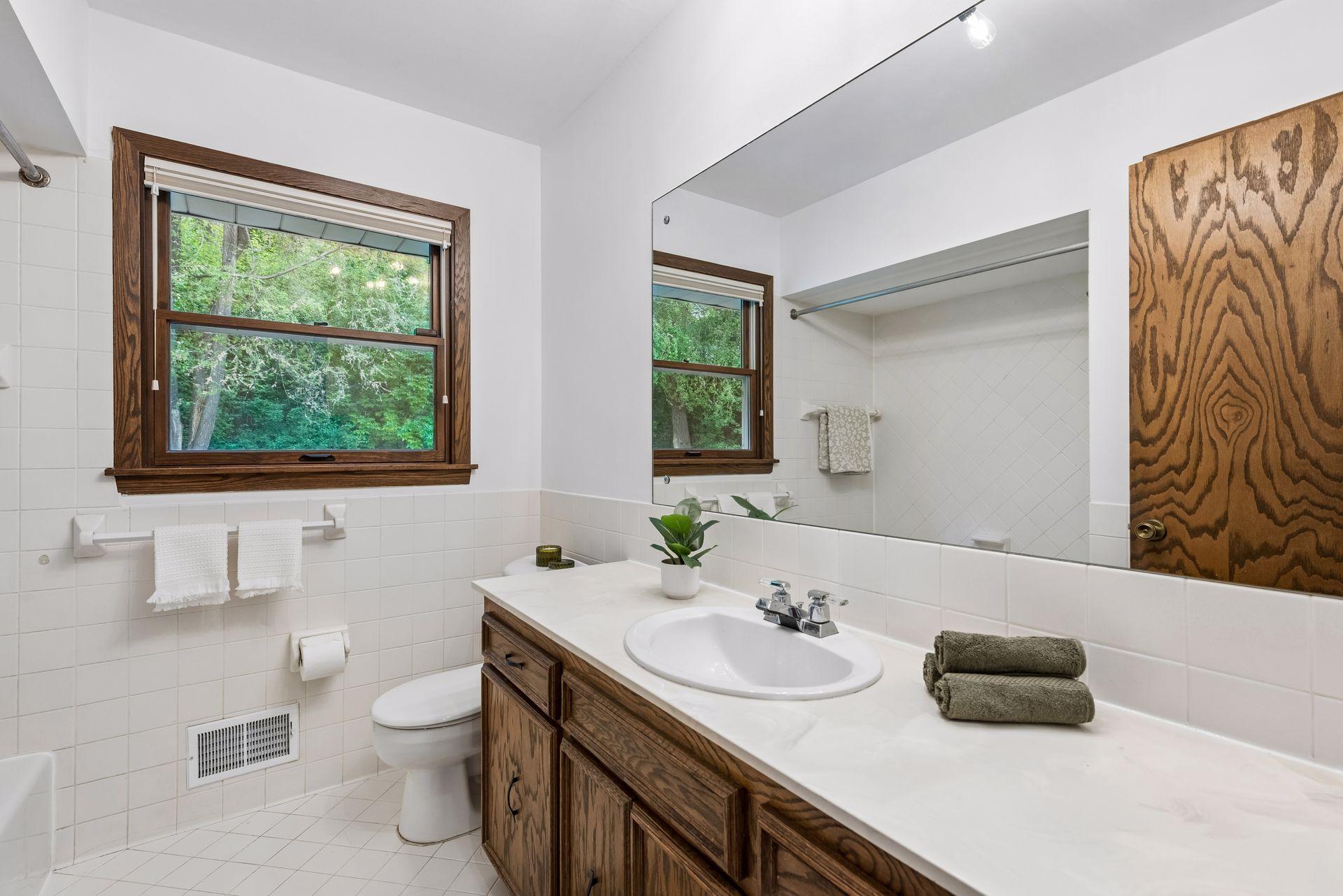 2460 Kewanee Way