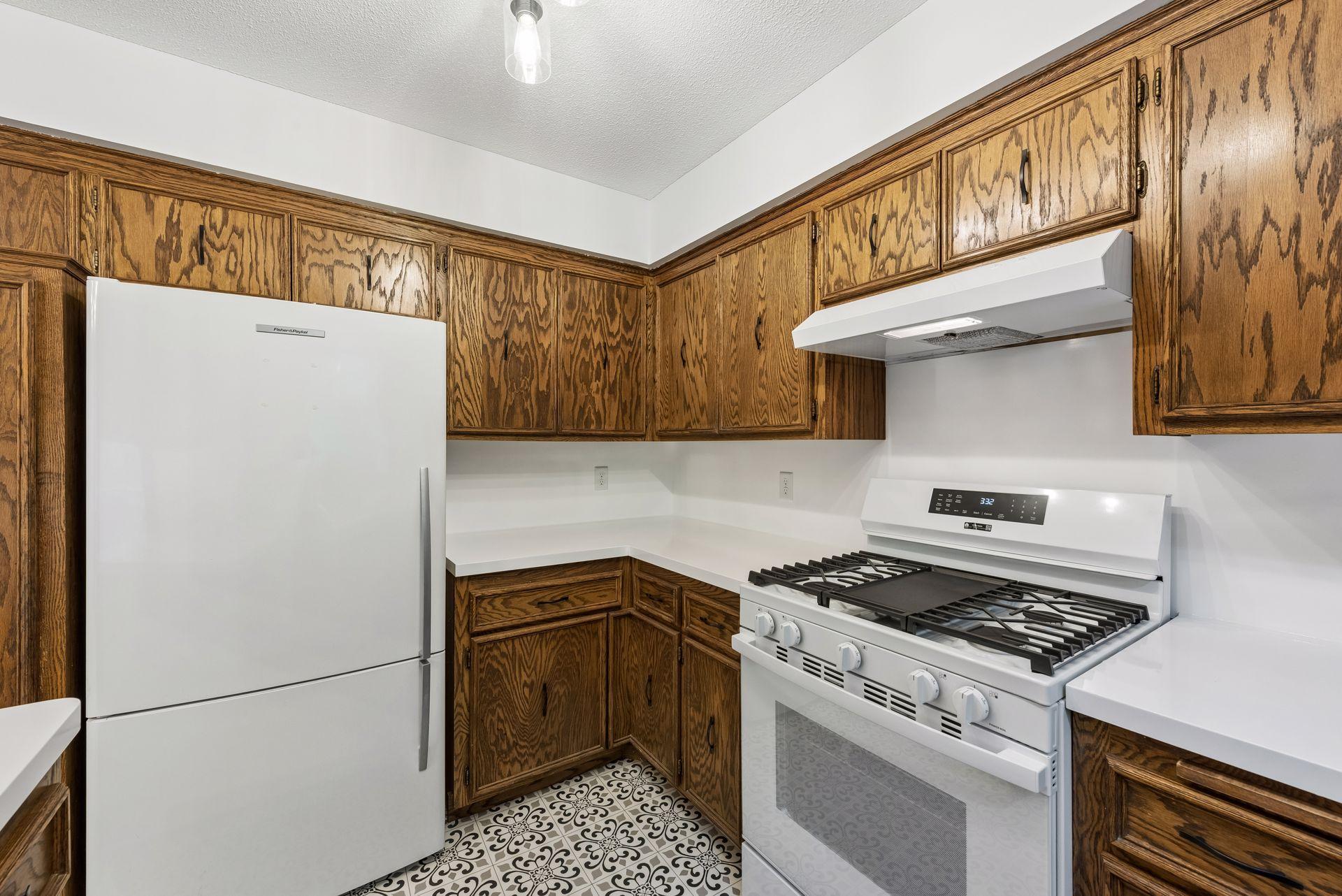 2460 Kewanee Way
