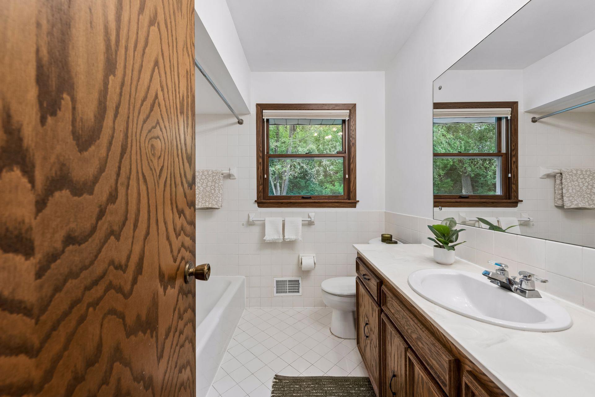 2460 Kewanee Way