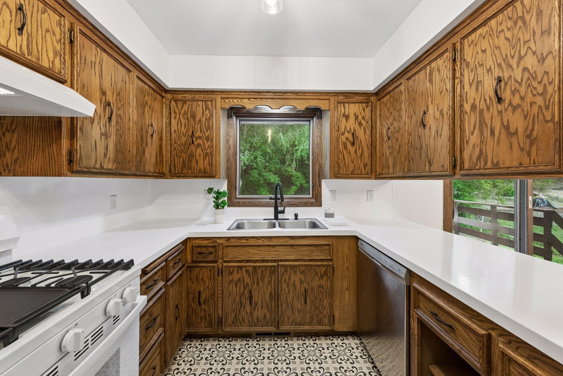 2460 Kewanee Way