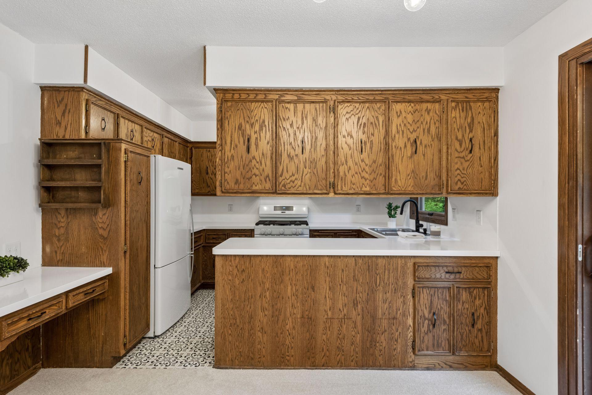2460 Kewanee Way