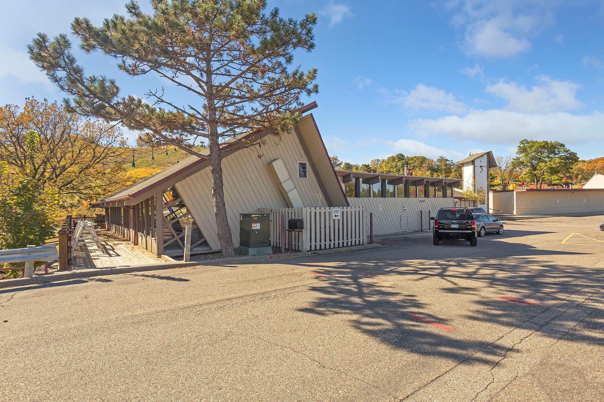 16015 Oak Shore Drive