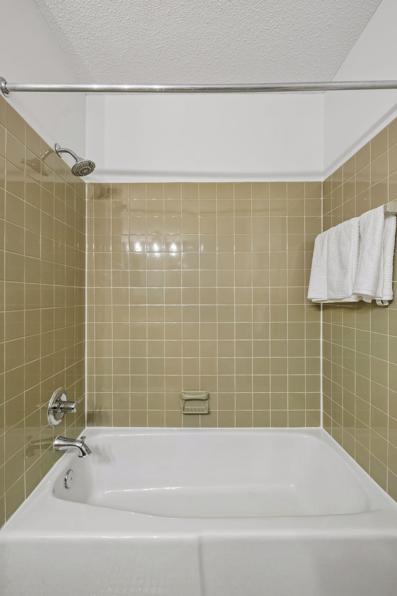 16015 Oak Shore Drive